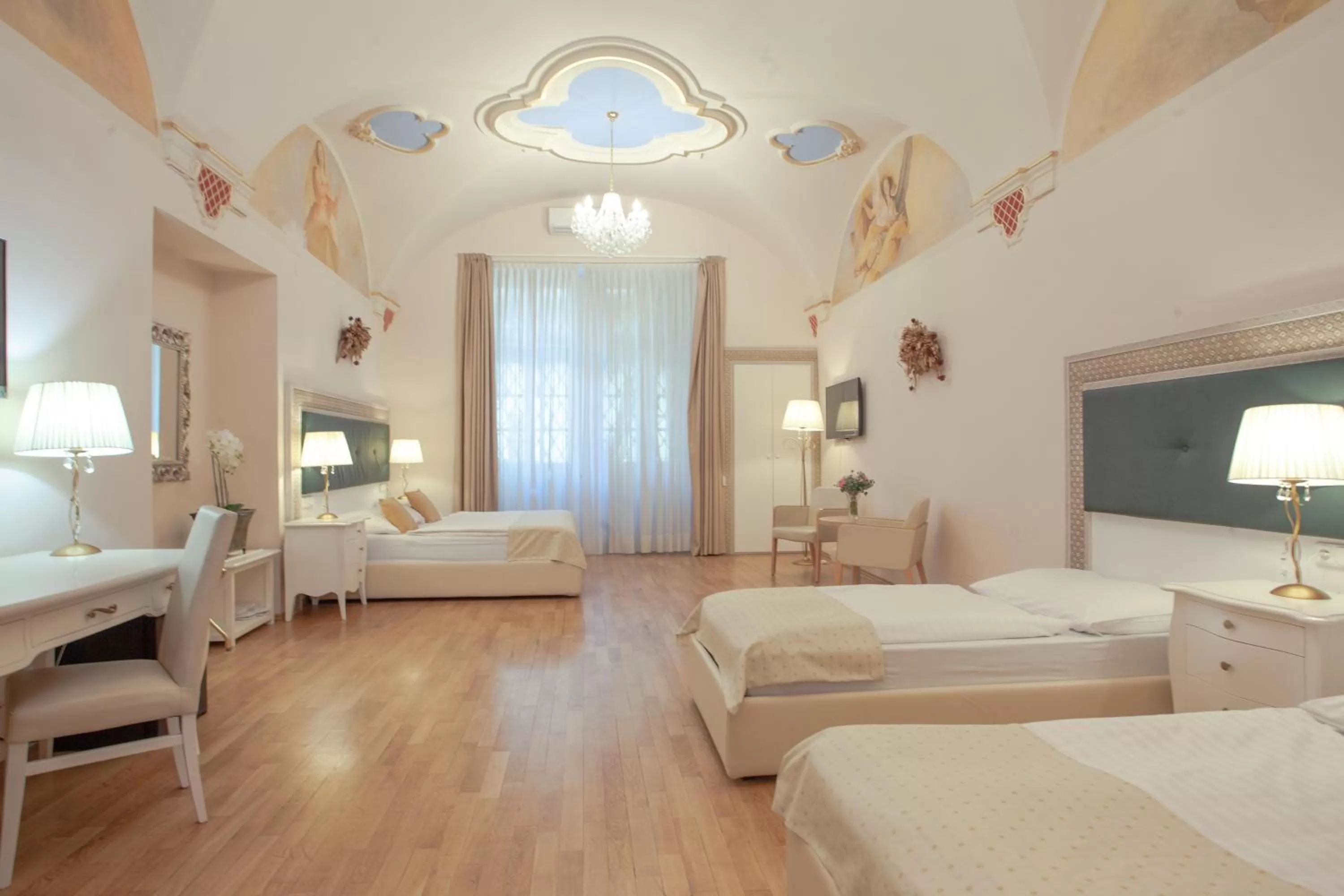 Bedroom, Bed in Little King Hotel U Malvaze