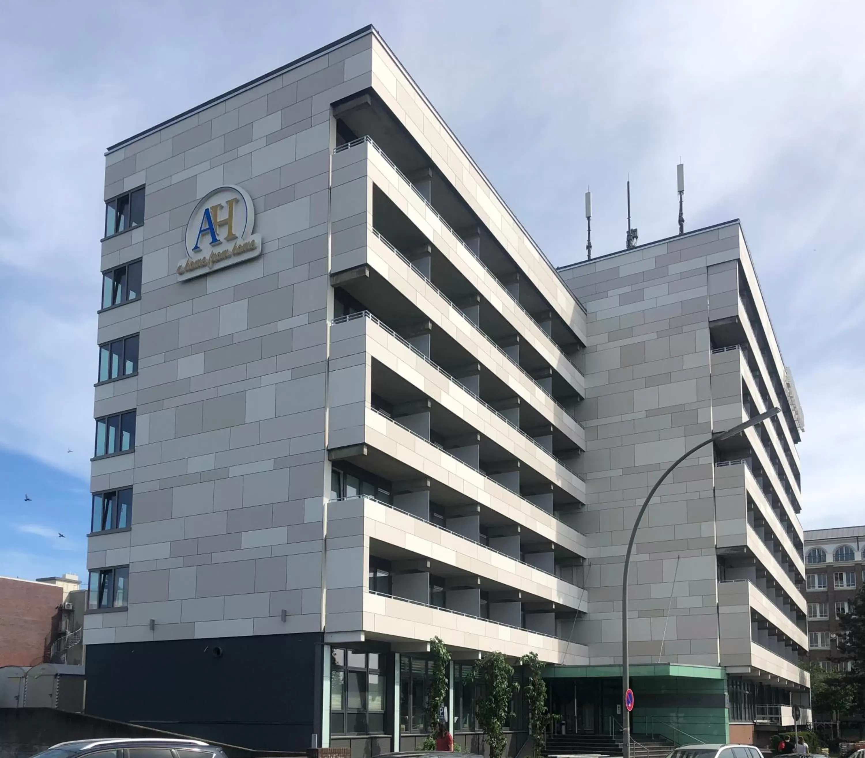 Facade/entrance, Property Building in Apartment-Hotel Hamburg Mitte