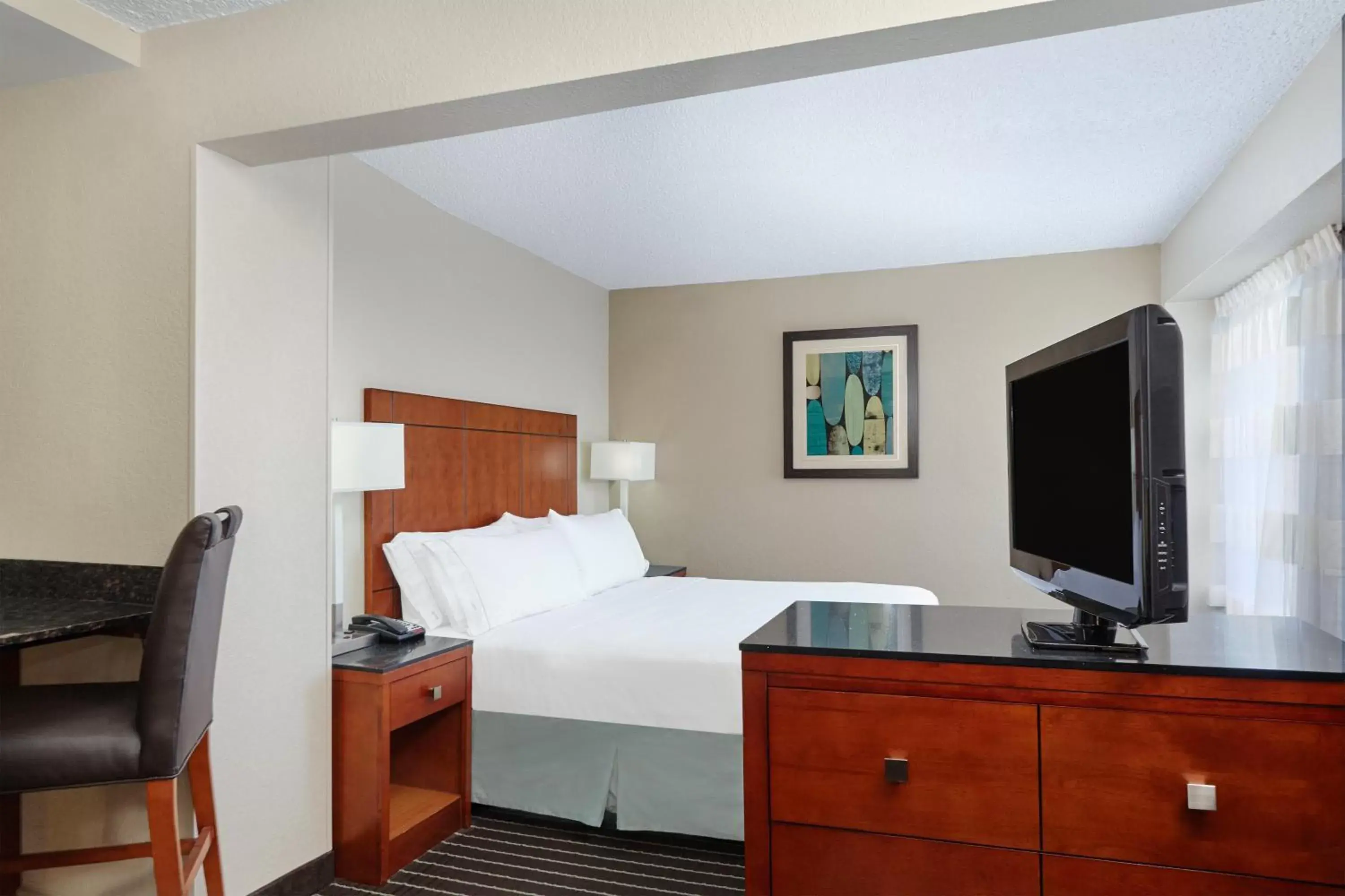 Photo of the whole room, Bed in Holiday Inn Express Hotels- Hampton, an IHG Hotel