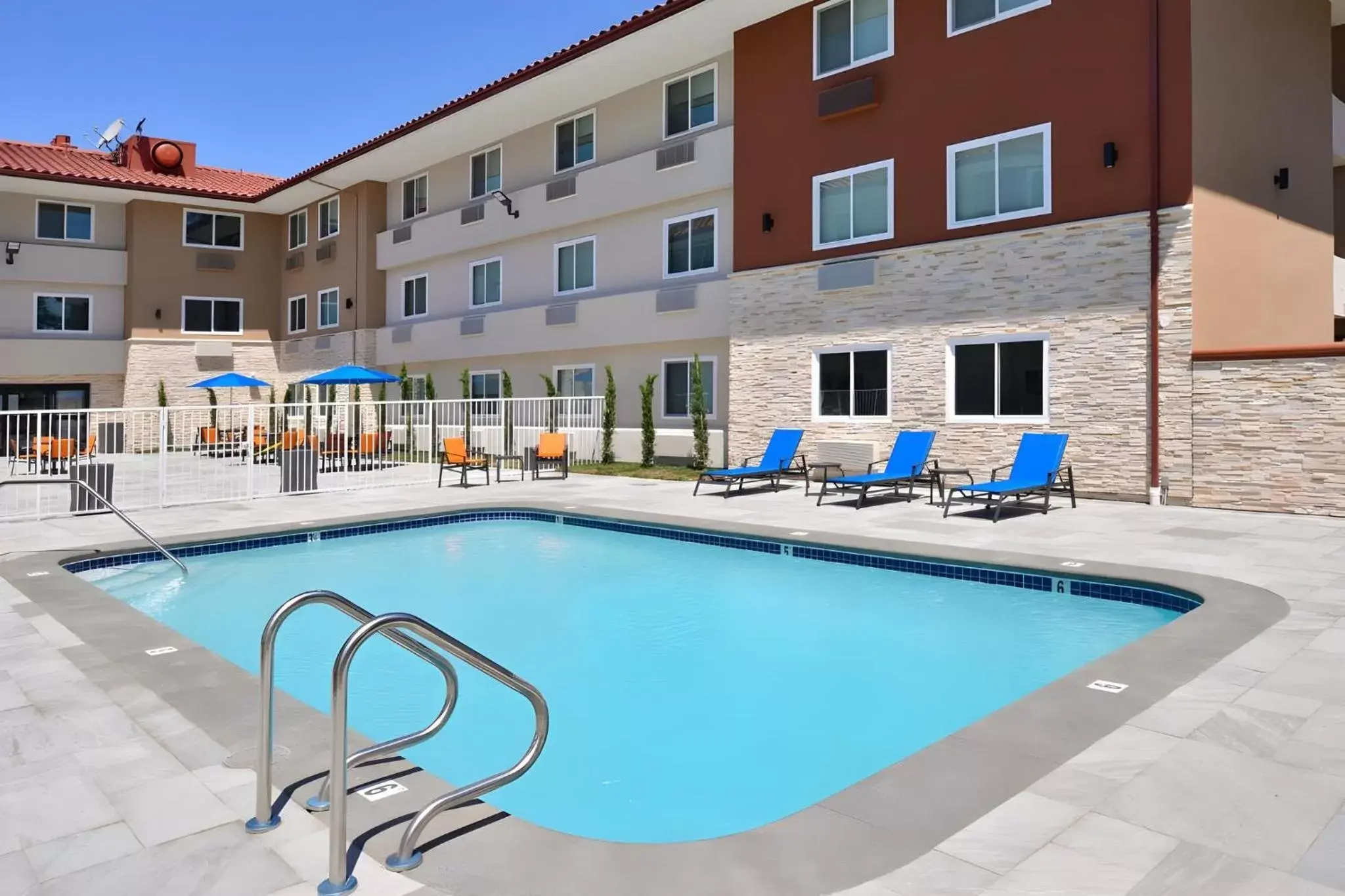 Swimming Pool in Holiday Inn Express - Santa Rosa North, an IHG Hotel