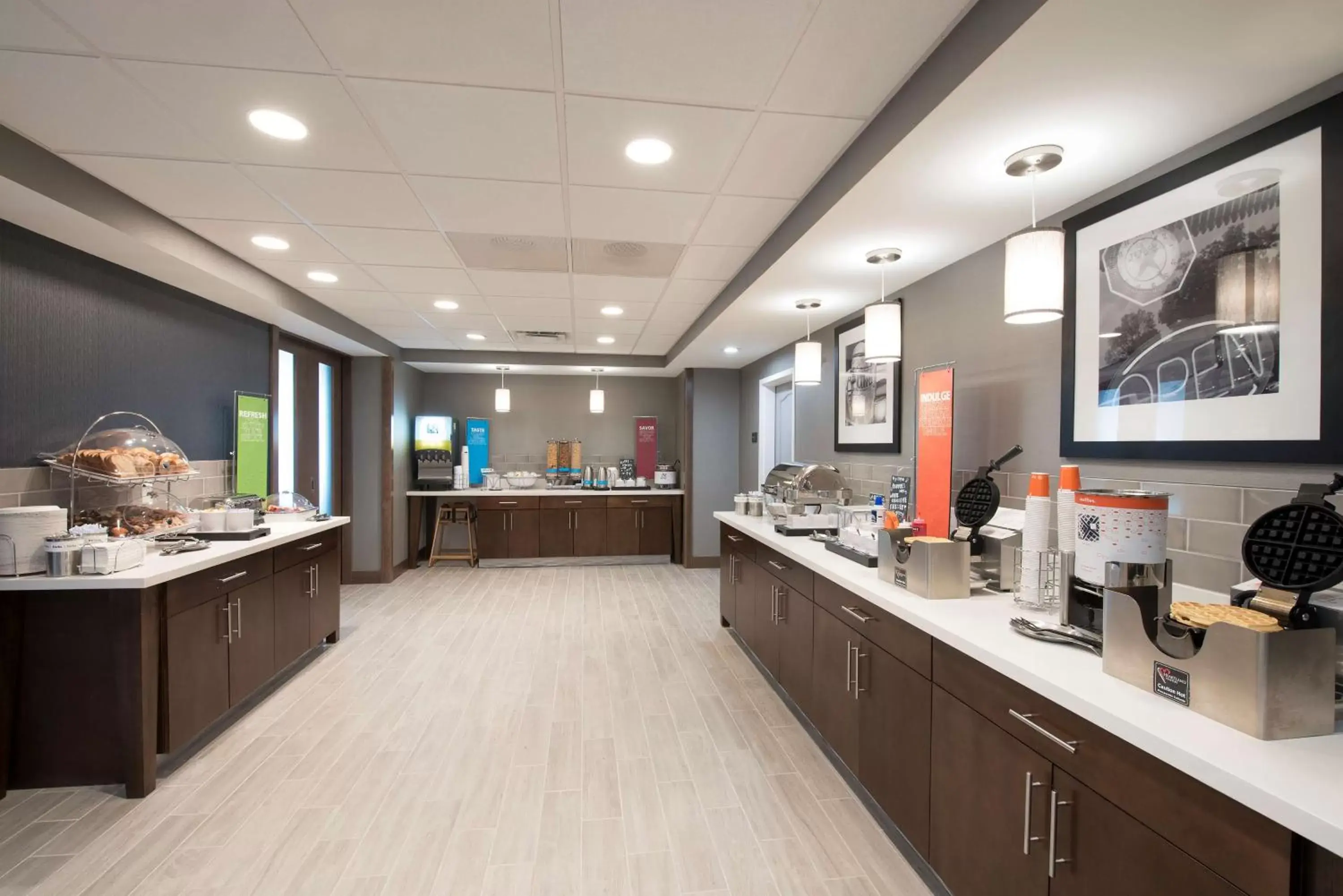 Breakfast in Hampton Inn and Suites Michigan City Breakfast in Hampton Inn and Suites Michigan City