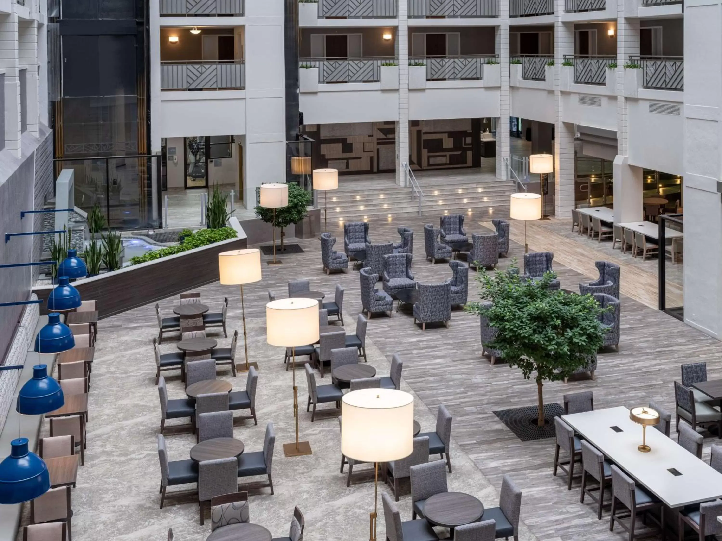 Lobby or reception in Embassy Suites Baltimore - North/Hunt Valley