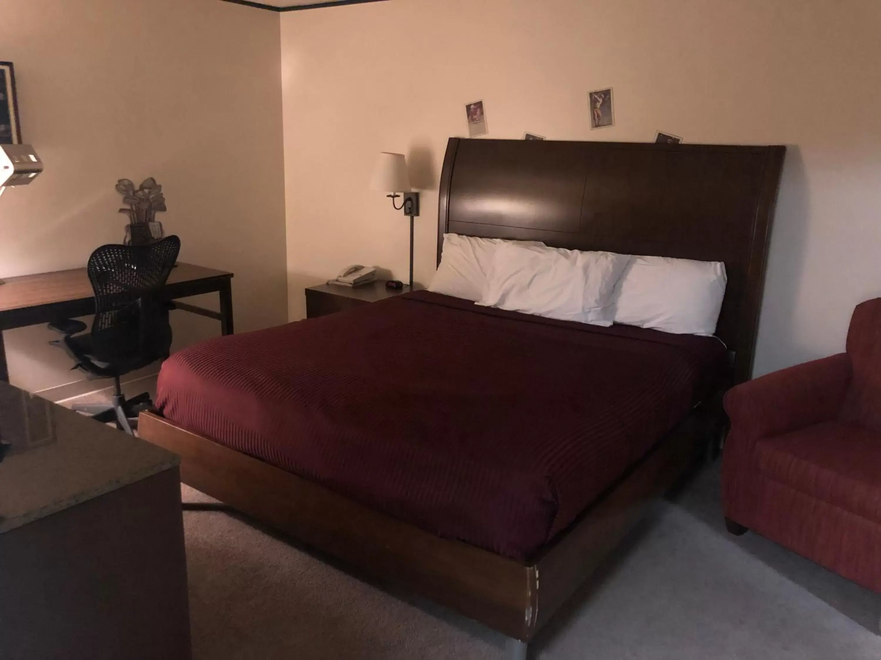 Bed in Simple Rewards inn