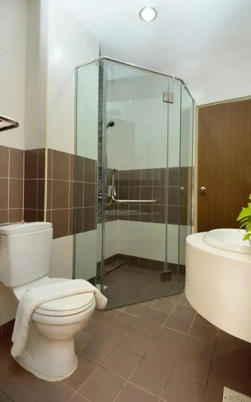 Toilet, Bathroom in Holiday Villa Hotel & Suites Kota Bharu