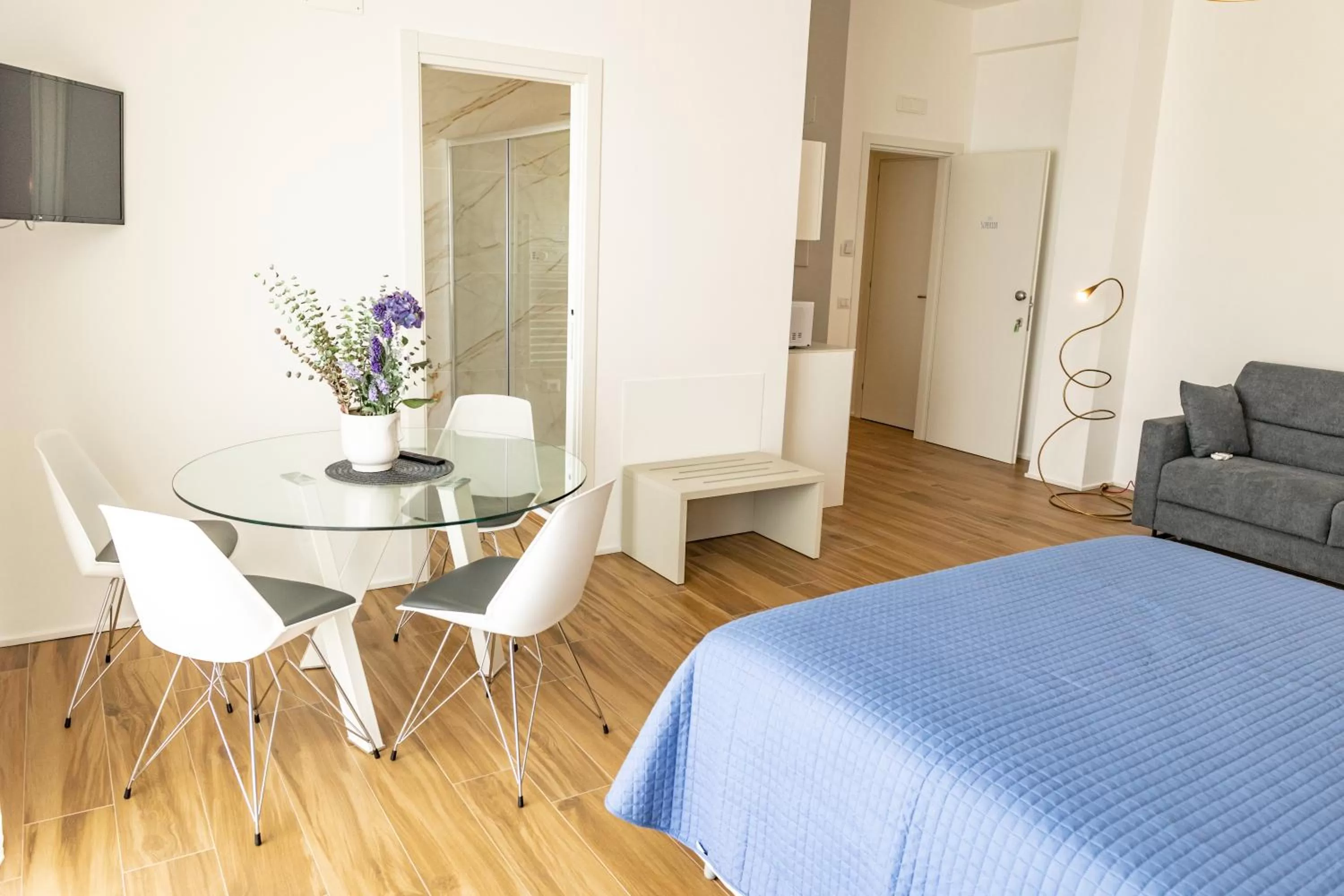 TV and multimedia in Cas’ A Mare - Beachfront Luxury Suites