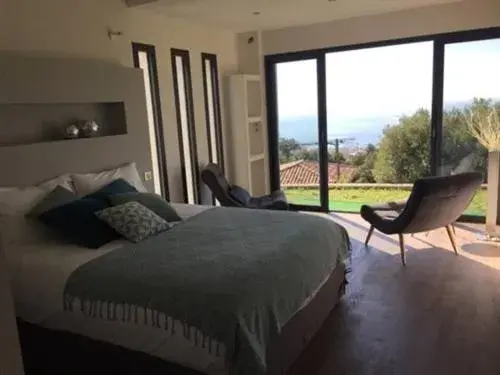 Deluxe Double Room with Sea View in Maison d'hôtes Bastia