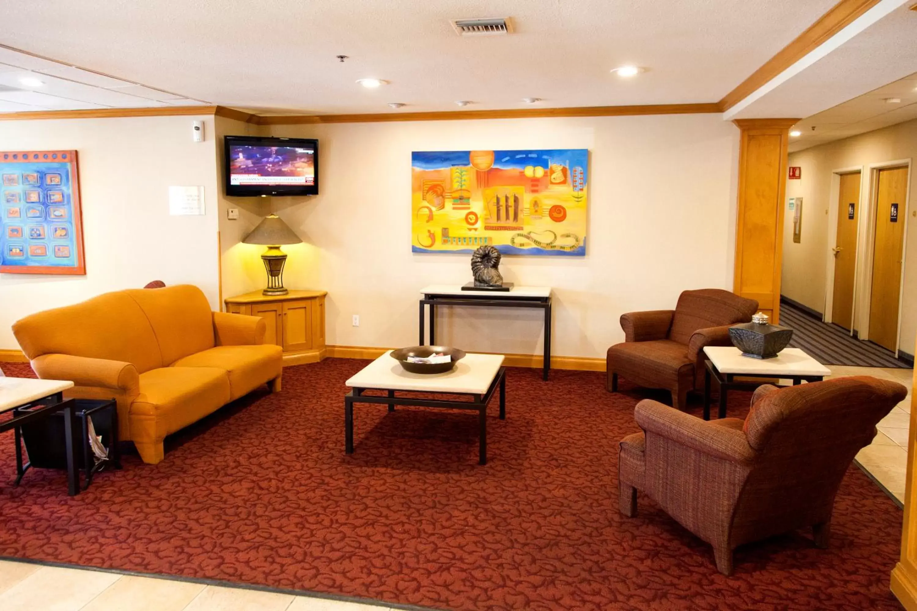 Lobby or reception, Seating Area in Microtel Inn & Suites by Wyndham Chihuahua