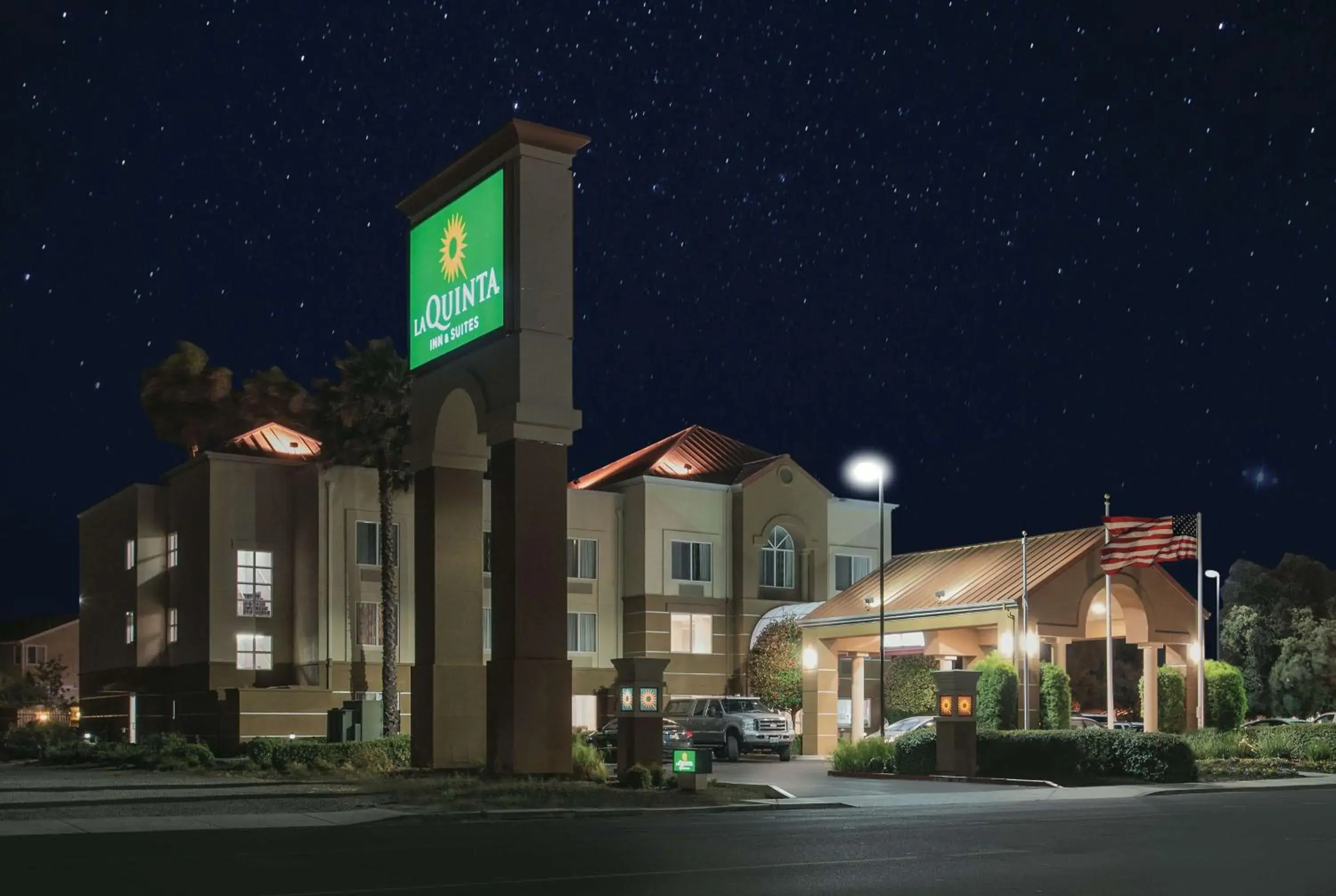 Property Building in La Quinta Inn & Suites by Wyndham Fairfield - Napa Valley