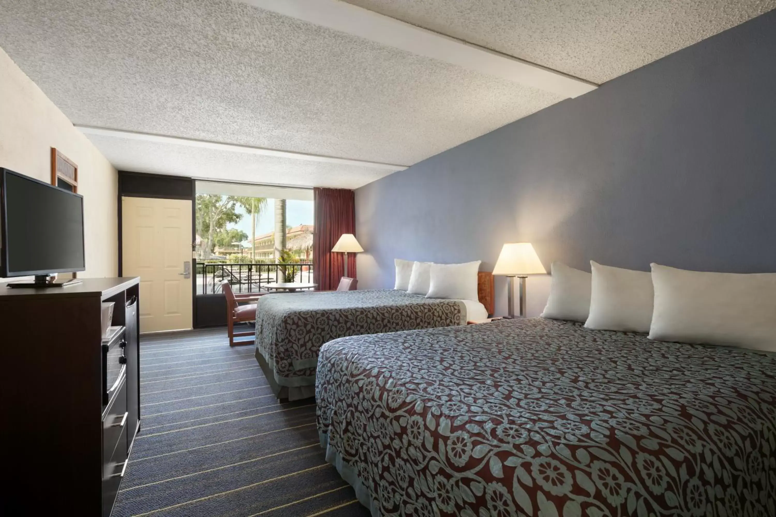 Photo of the whole room, Bed in Days Inn by Wyndham Clearwater/Central