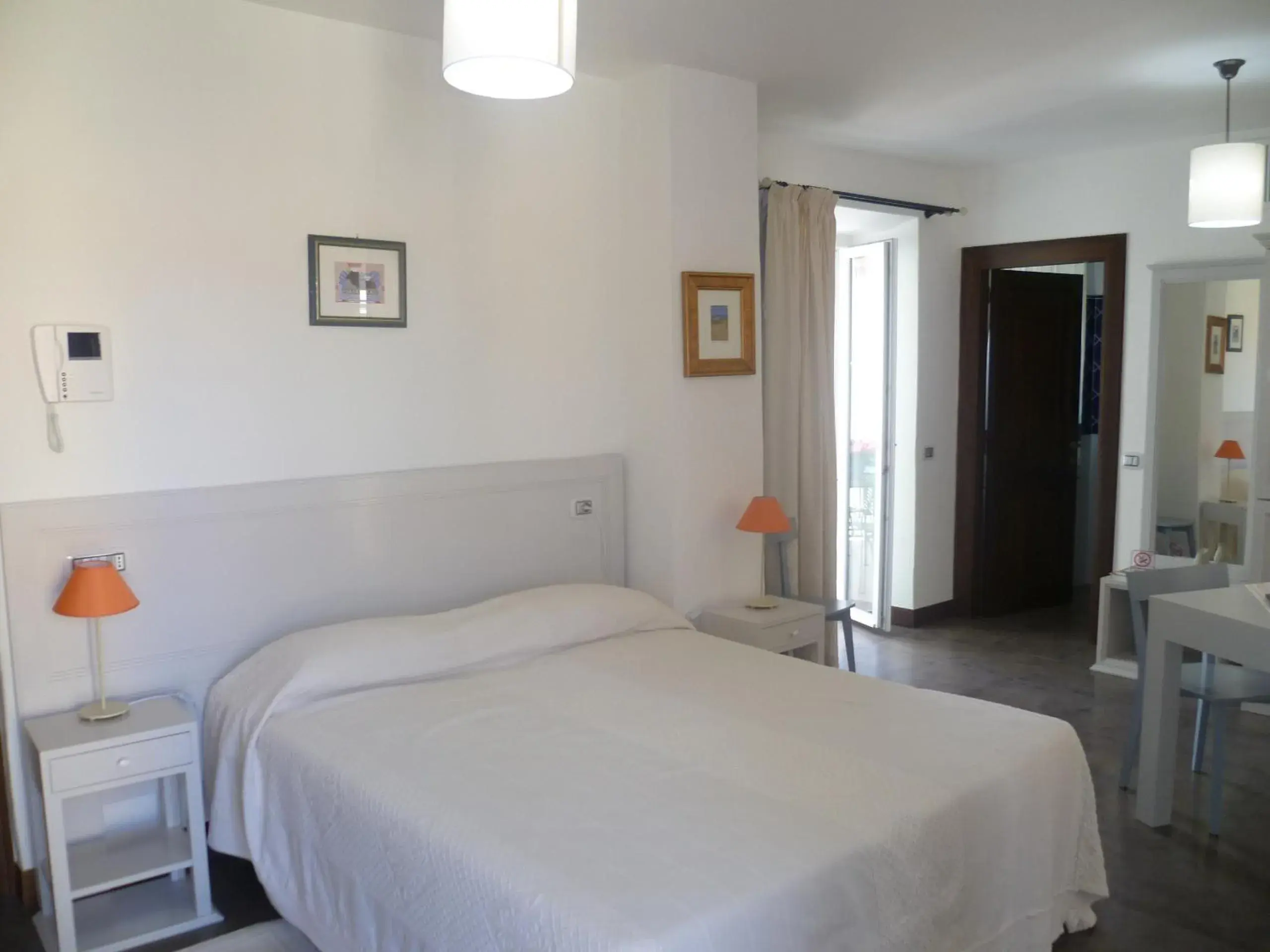 Junior Suite with Terrace - single occupancy in Albergo Residenziale La Corte Junior Suite with Terrace - single occupancy in Albergo Residenziale La Corte
