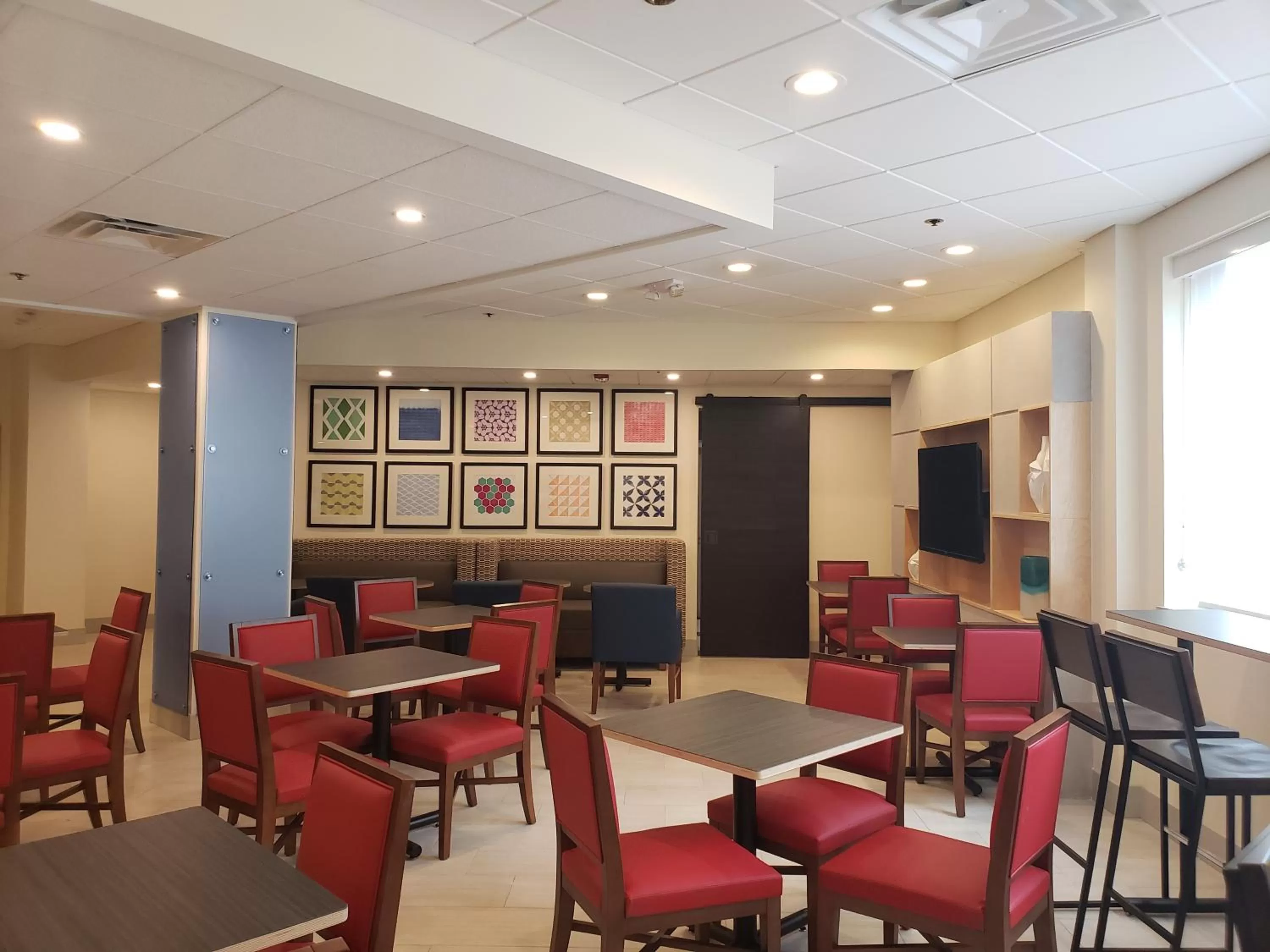 Restaurant/places to eat in Holiday Inn Express Blowing Rock South by IHG