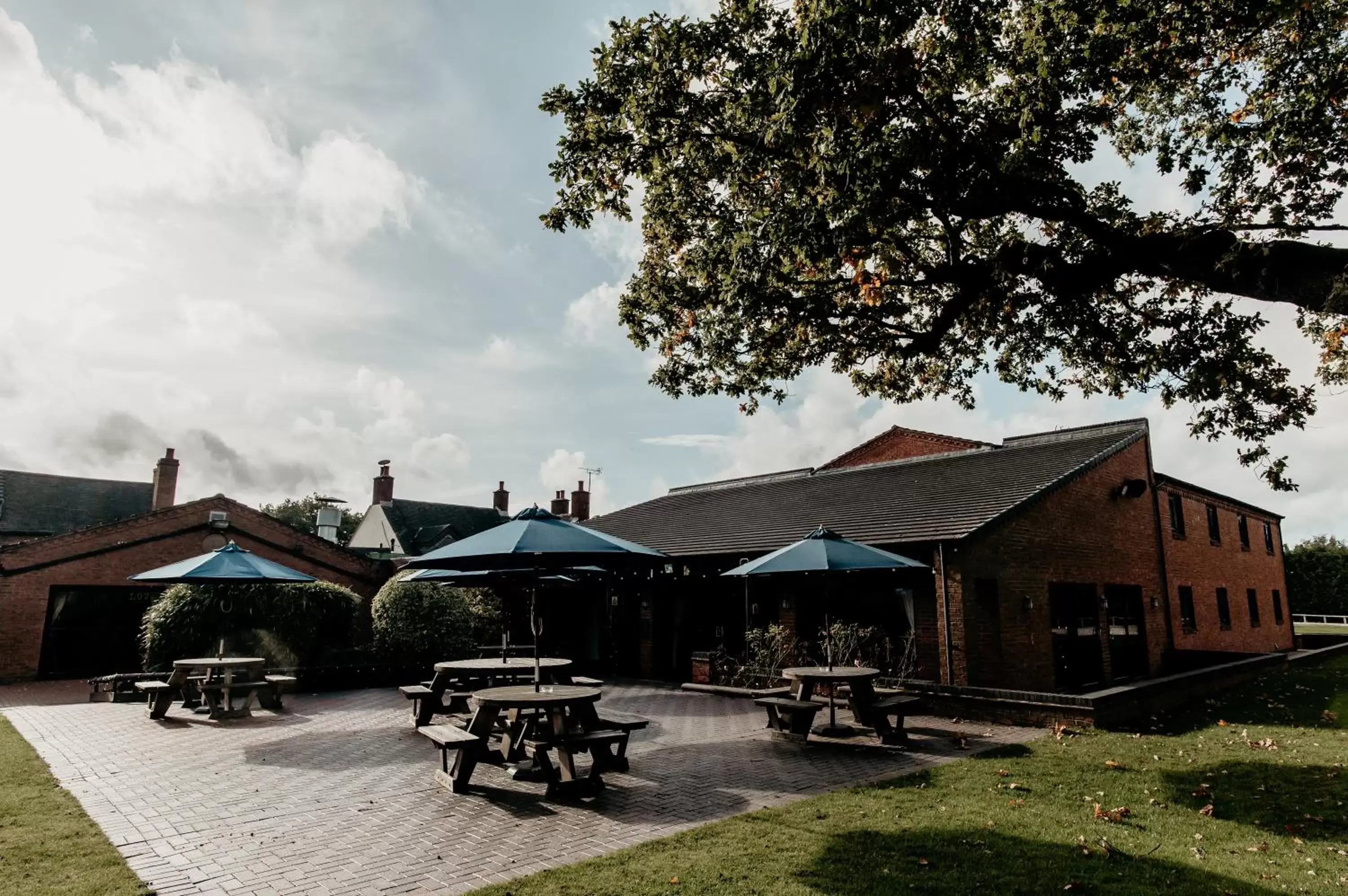 Property Building in Oak Farm Hotel