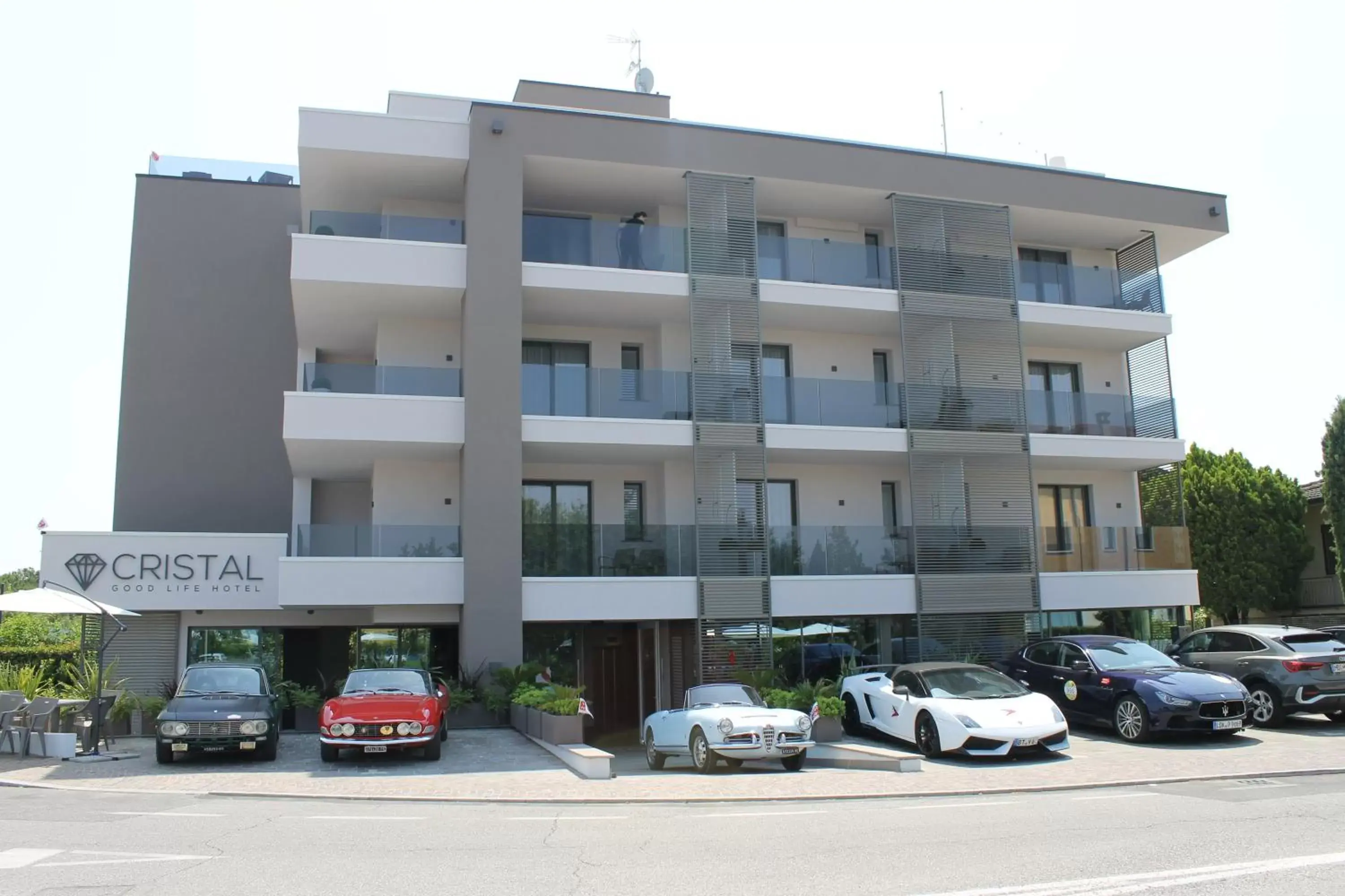 Property Building in Hotel Cristal