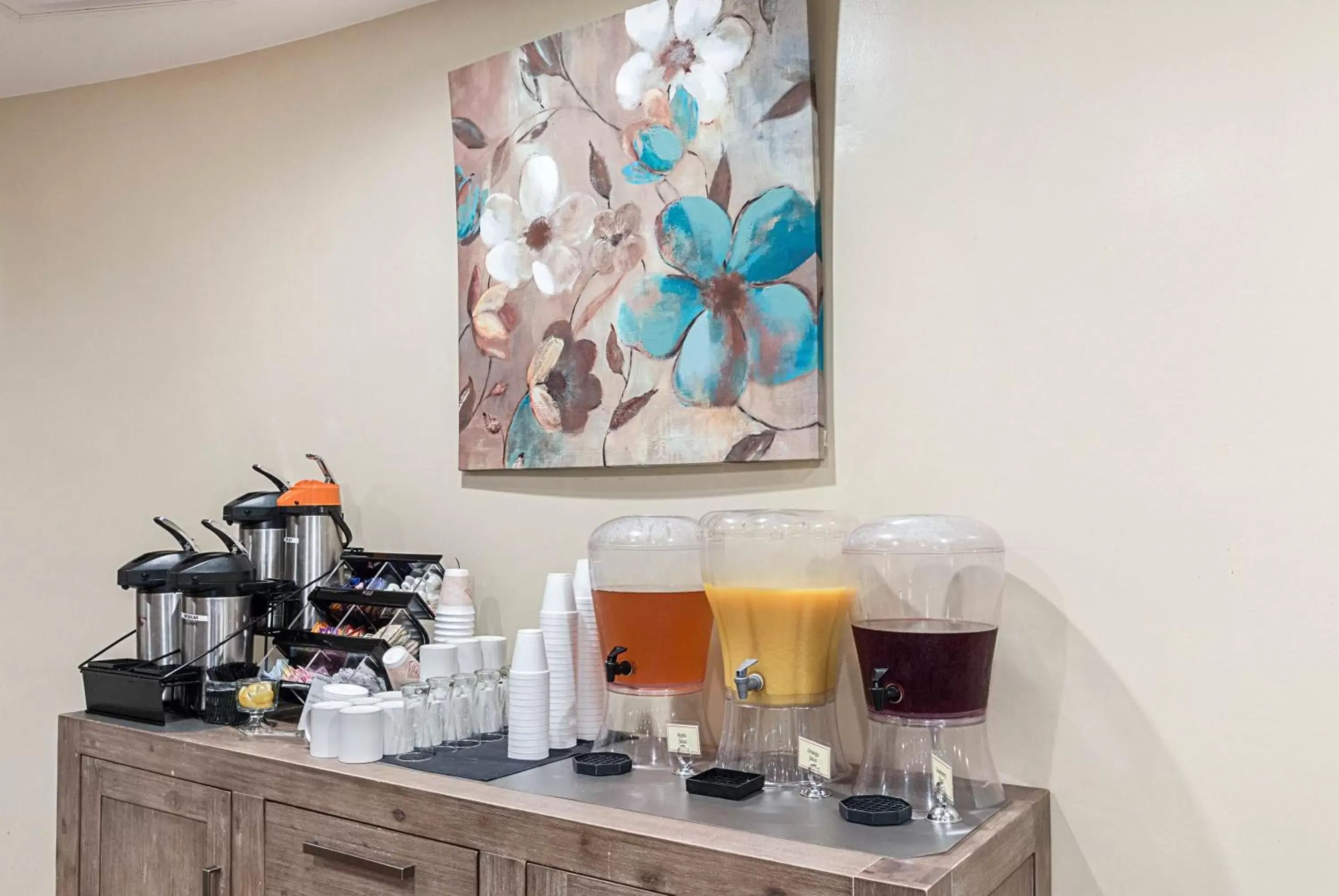 Coffee/tea facilities in Clarion Hotel San Angelo near Convention Center