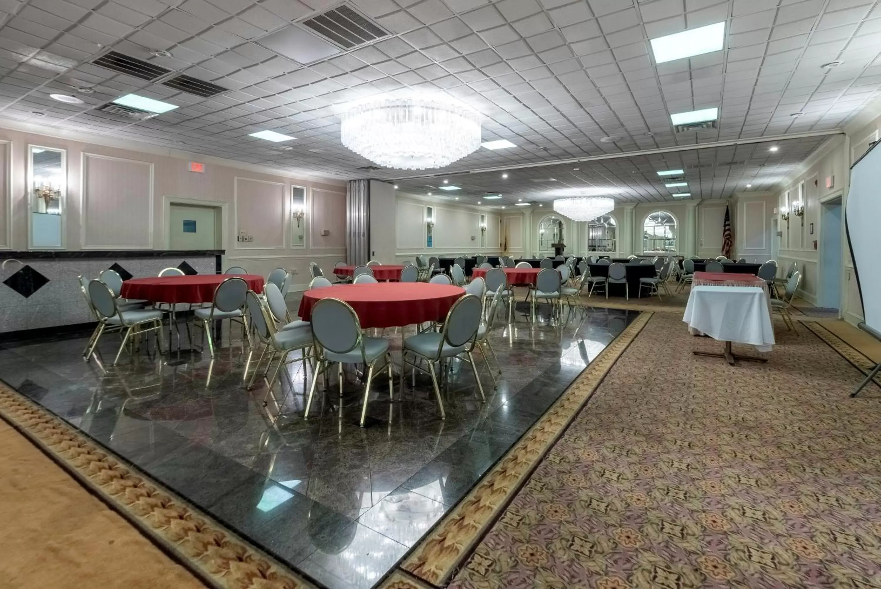 Photo of the whole room in Red Roof Inn PLUS Newark Liberty Airport - Carteret