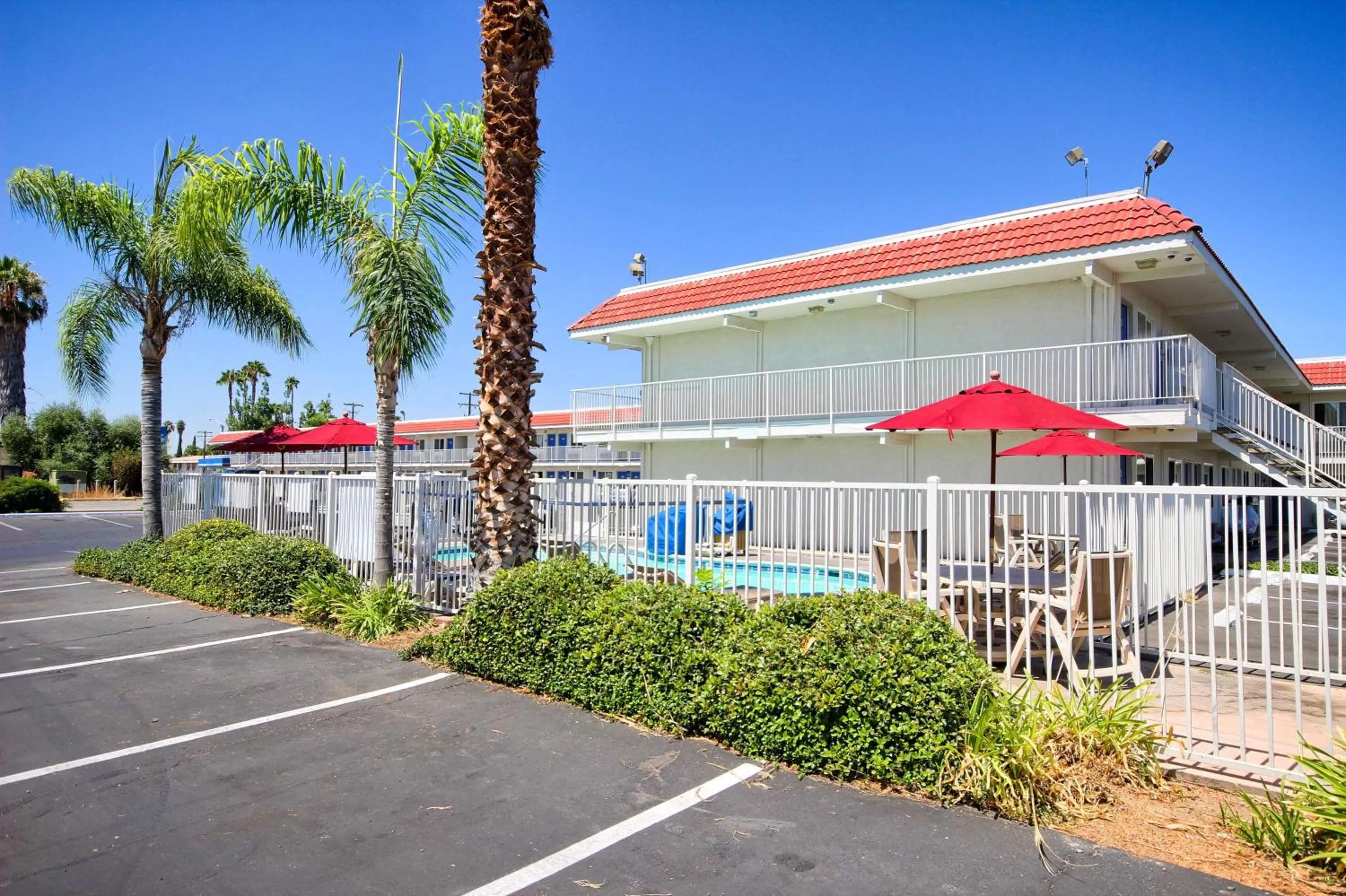 Property building in Motel 6-Fresno, CA - Blackstone South