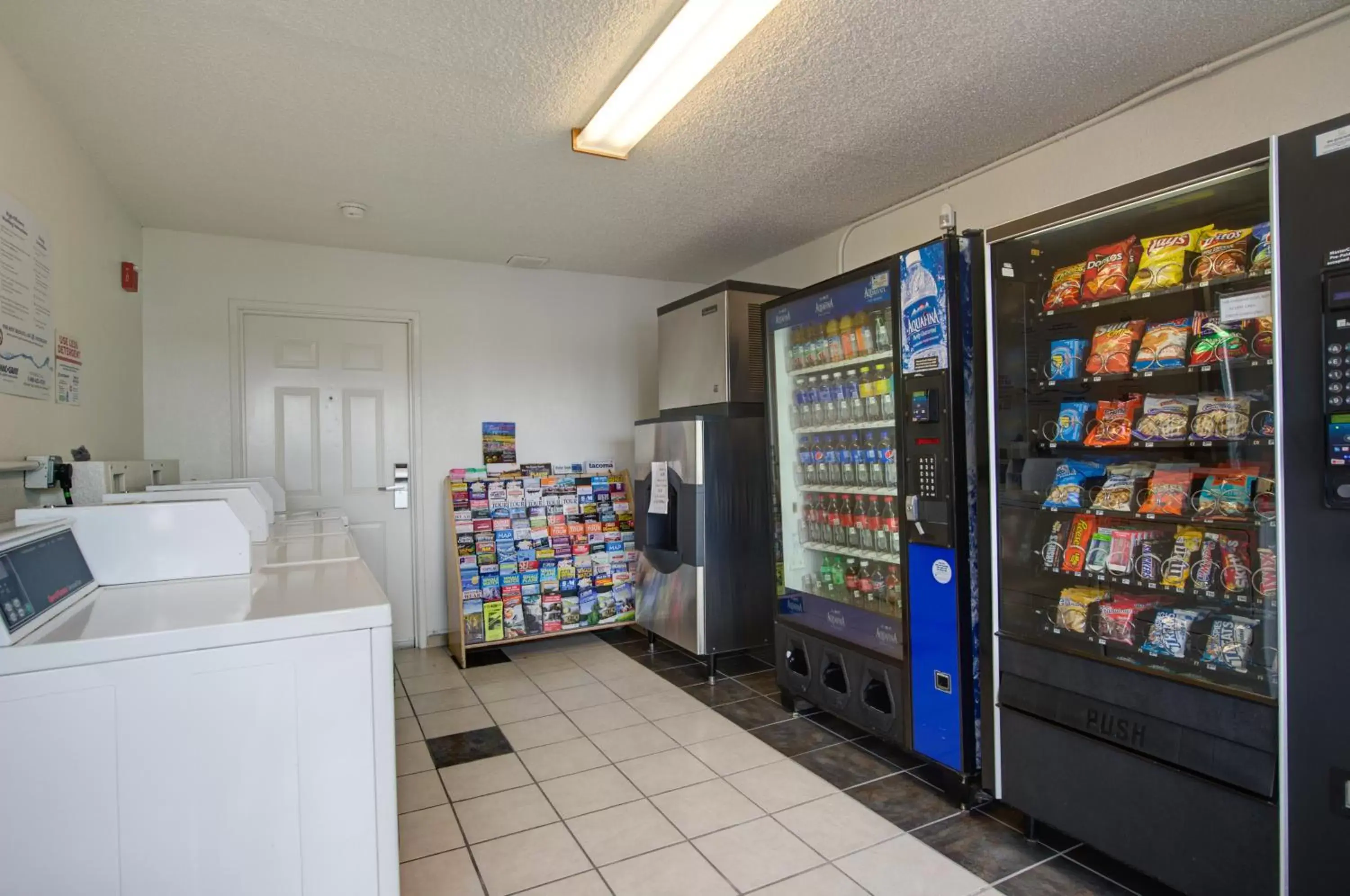 Other, Supermarket/Shops in Motel 6-Seattle, WA - Airport