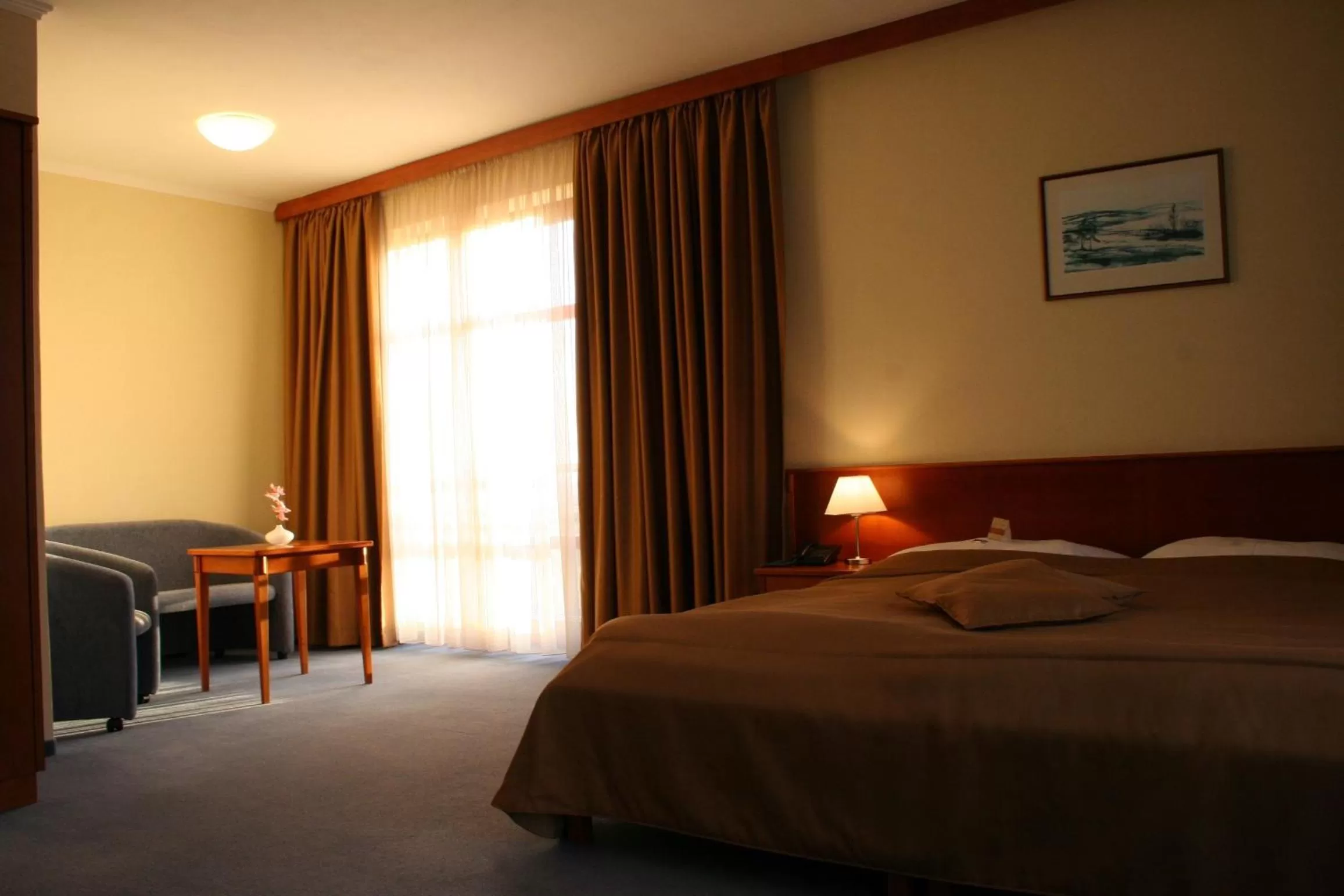 Double or Twin Room in April hotel Panorama