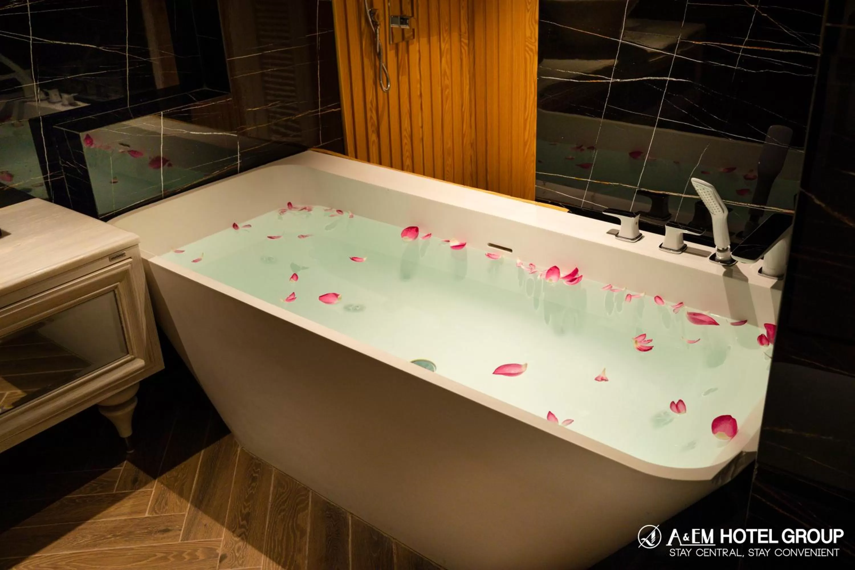 Bath, Bathroom in A&EM Saigon Hotel