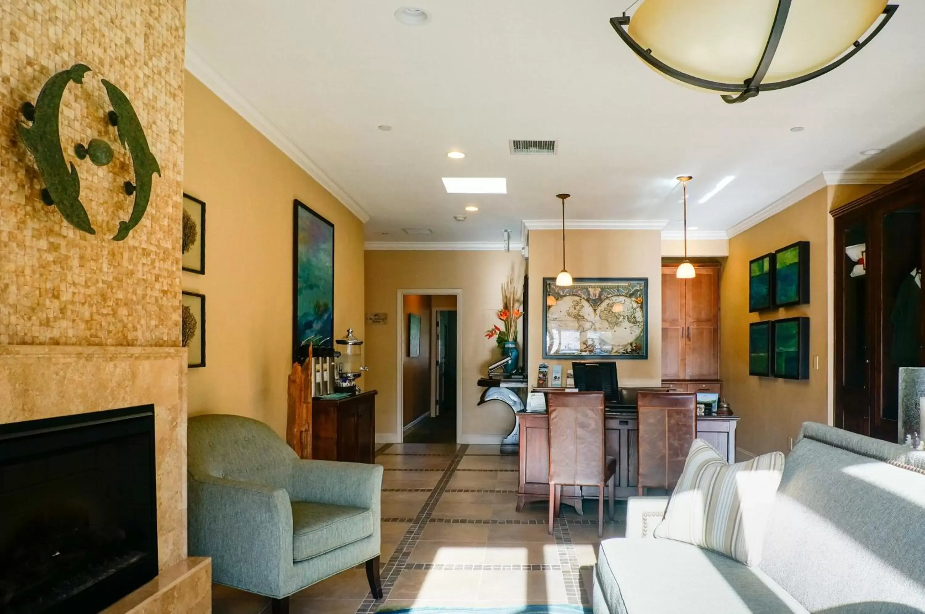 Lobby or reception, Seating Area in Blue Dolphin Inn