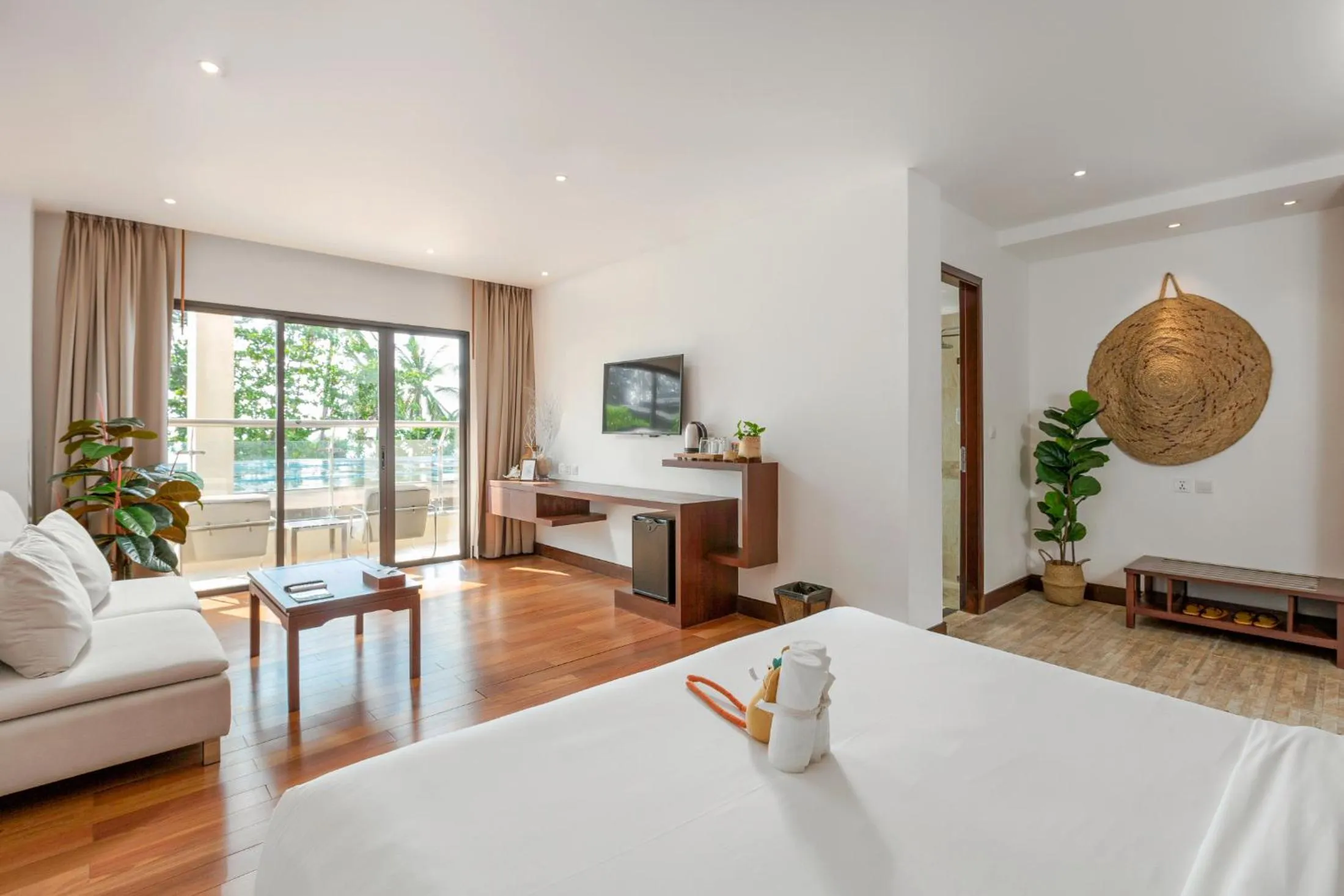 Photo of the whole room, Bed in Baan Laimai Beach Resort & Spa - SHA Extra Plus