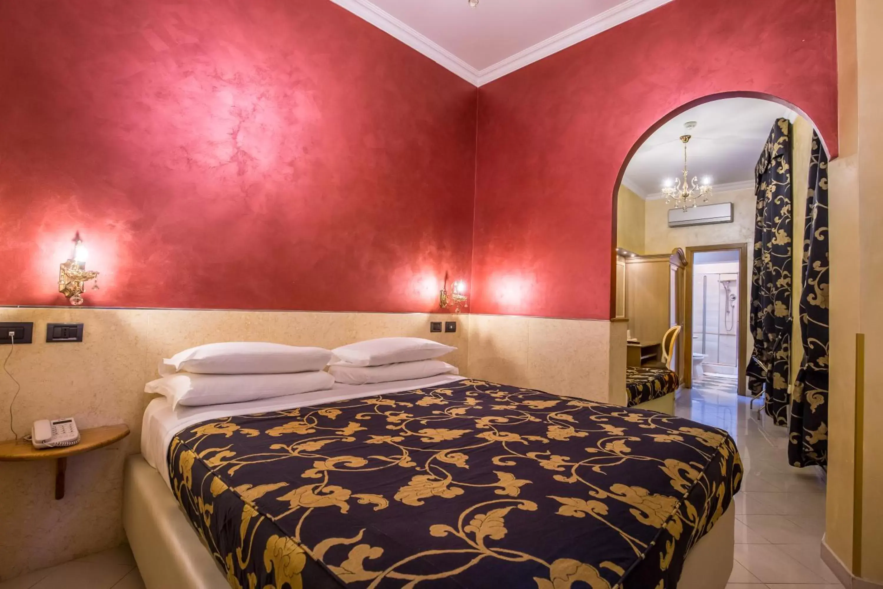 Bed in Hotel Fellini