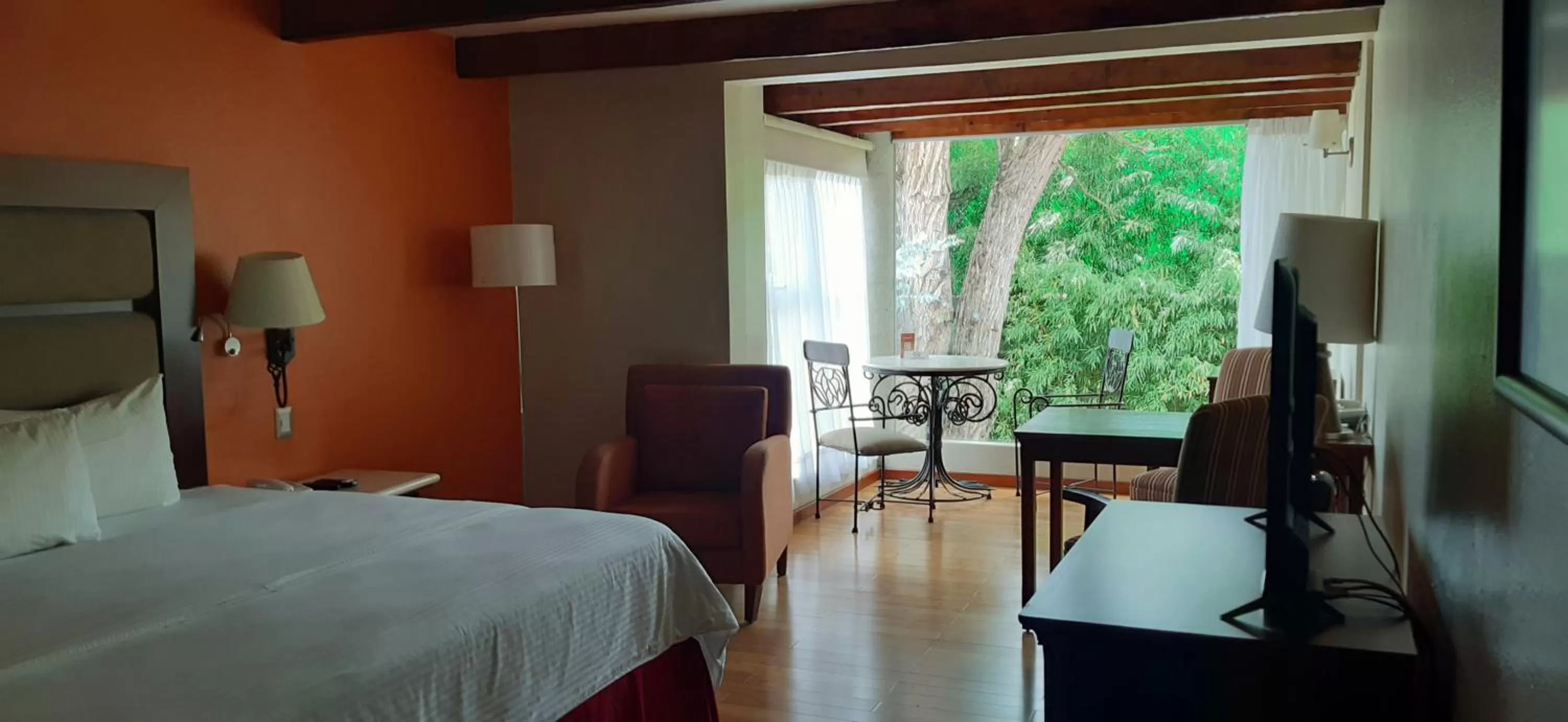 Photo of the whole room, Bed in Hotel Villa Mercedes San Cristobal