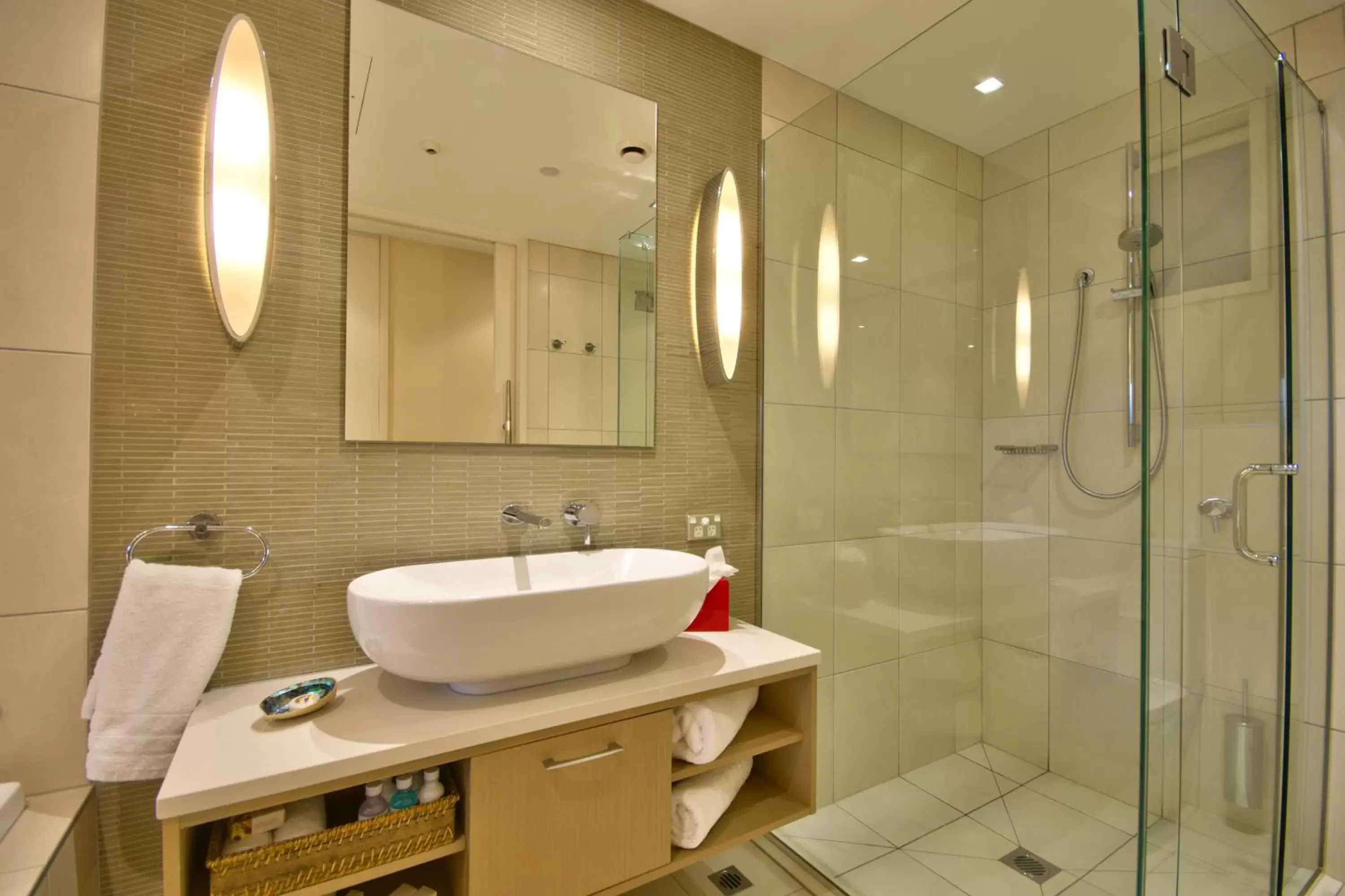 Bathroom in The Rees Hotel & Luxury Apartments