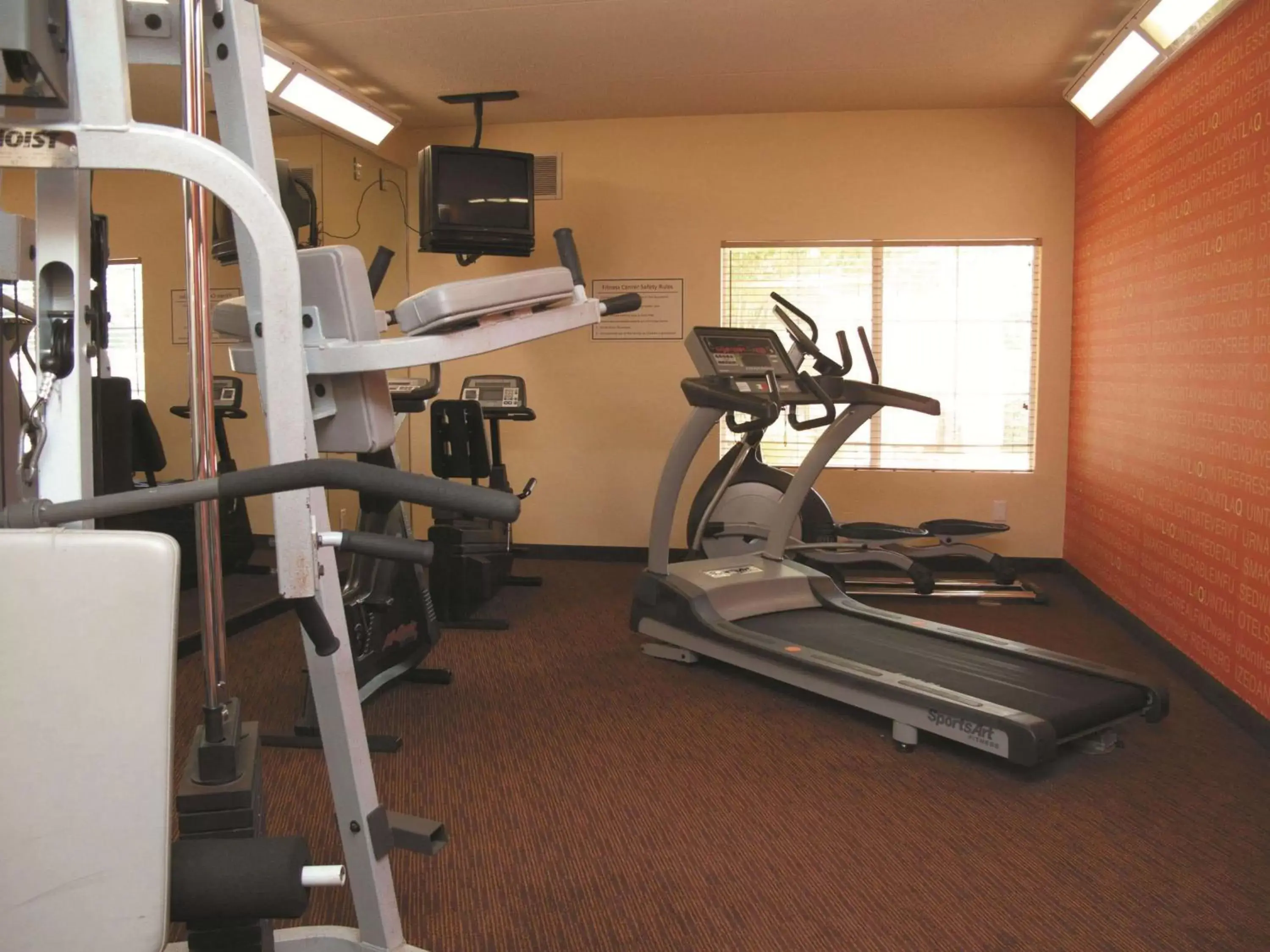 Fitness centre/facilities, Fitness Center/Facilities in La Quinta by Wyndham Raleigh Cary