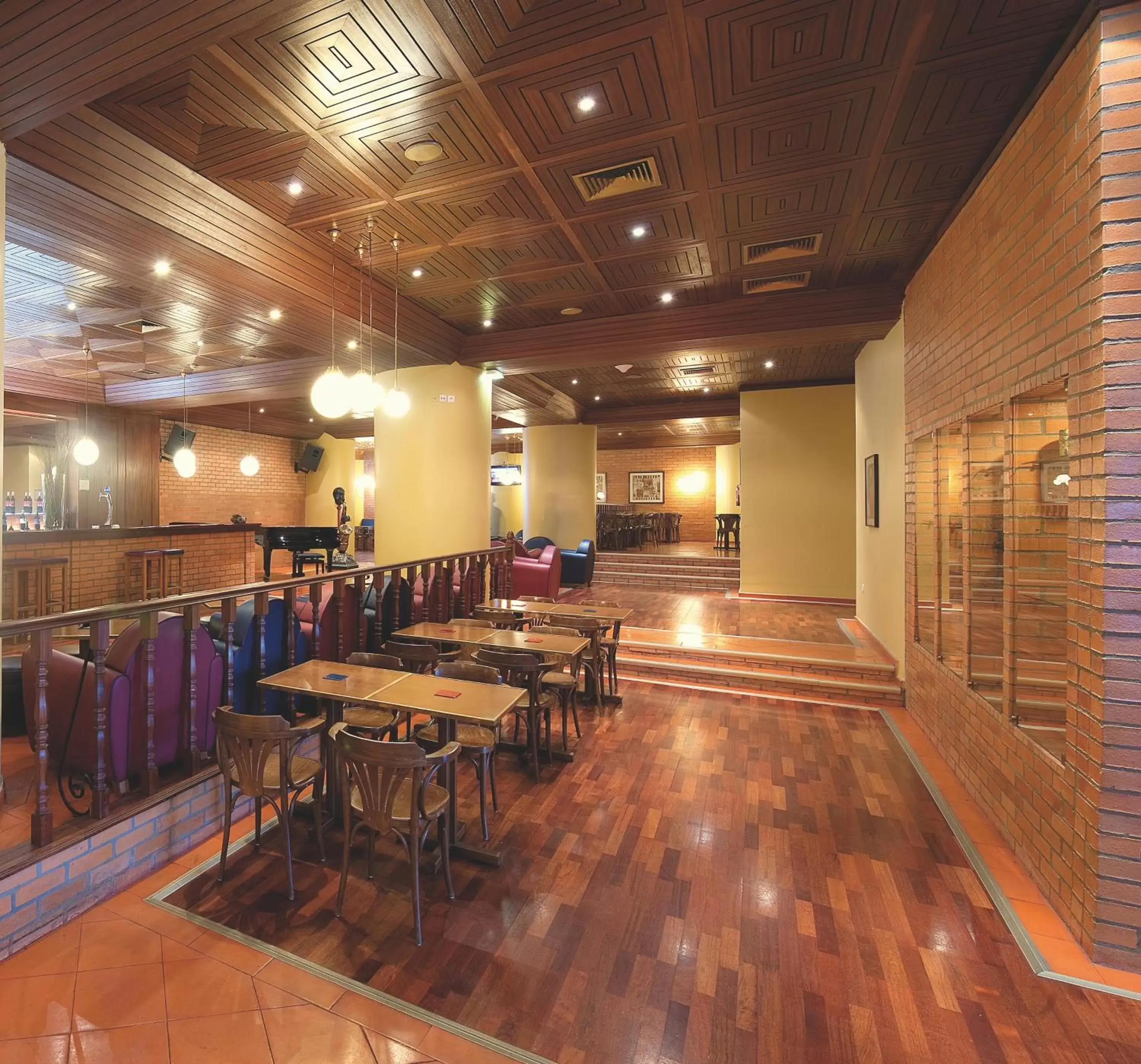 Lounge or bar in Vila Gale Porto - Centro Lounge or bar in Vila Gale Porto - Centro