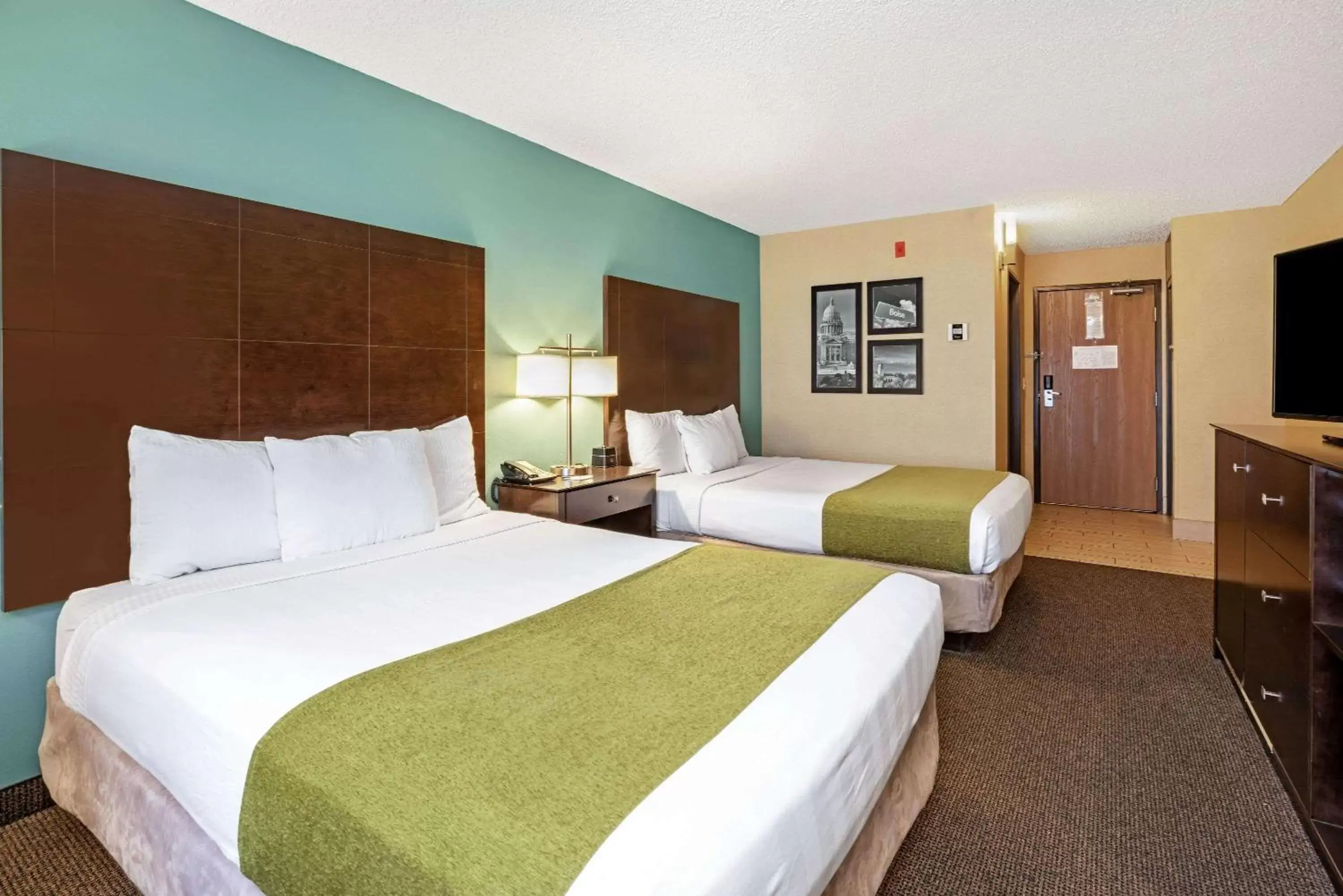 Photo of the whole room, Bed in La Quinta by Wyndham Boise Airport