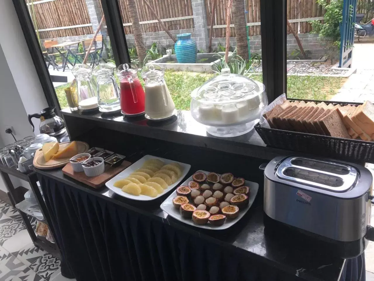 Breakfast in The Blue Alcove Hotel Breakfast in The Blue Alcove Hotel