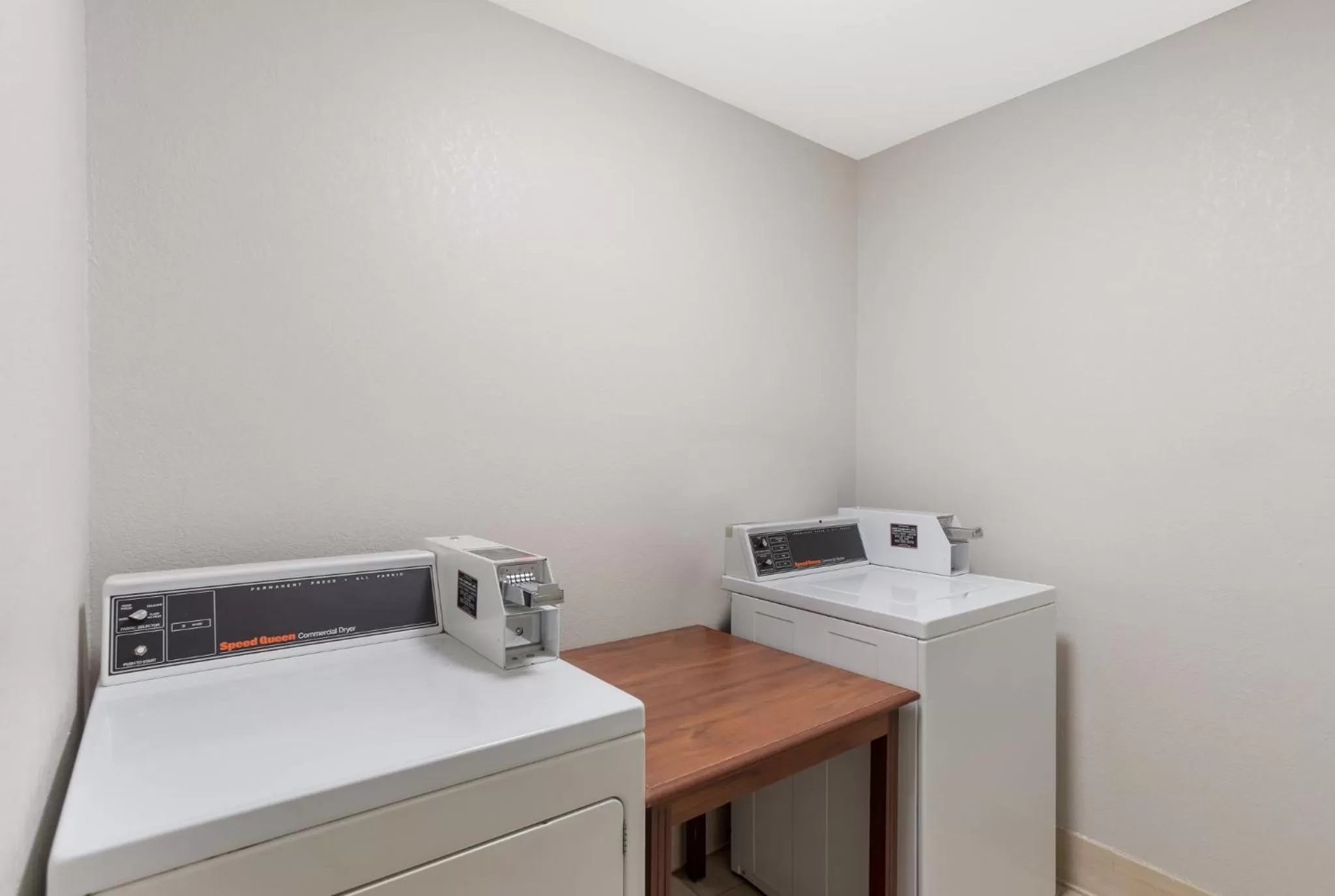 laundry in Red Roof Inn & Suites Corbin