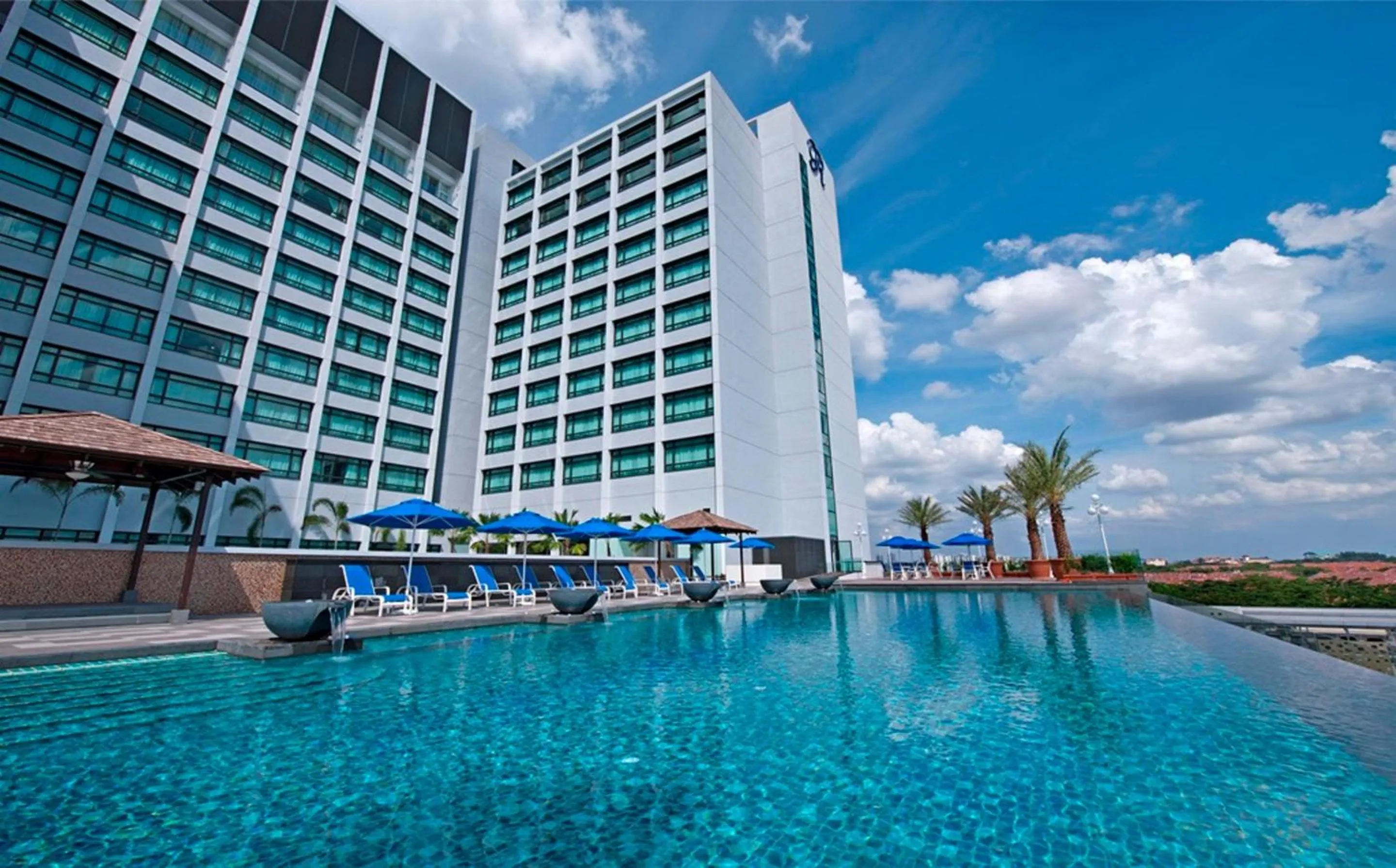 Swimming pool in Royale Chulan Damansara