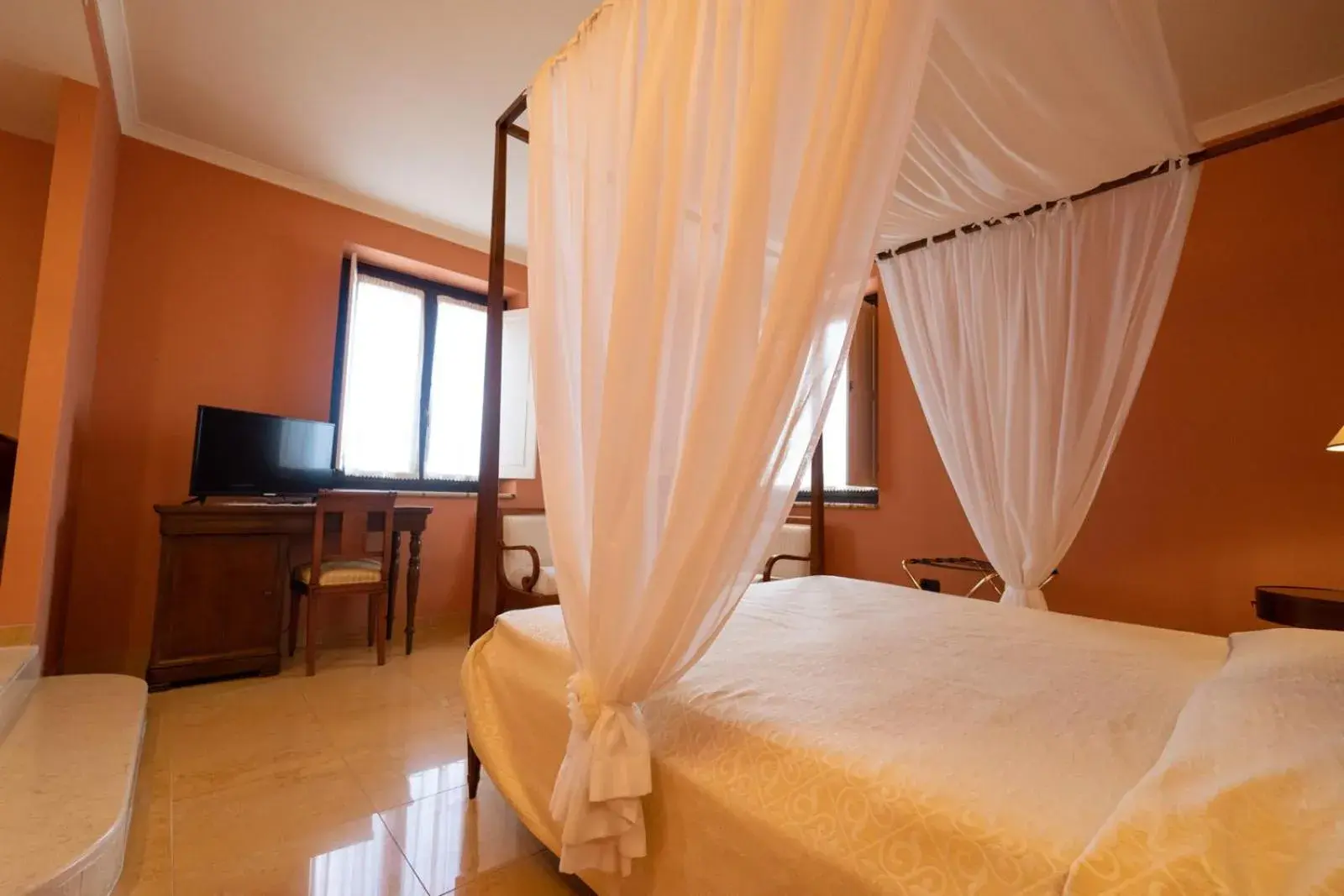 Bedroom, Bed in Hotel Ristorante Vecchia Vibo