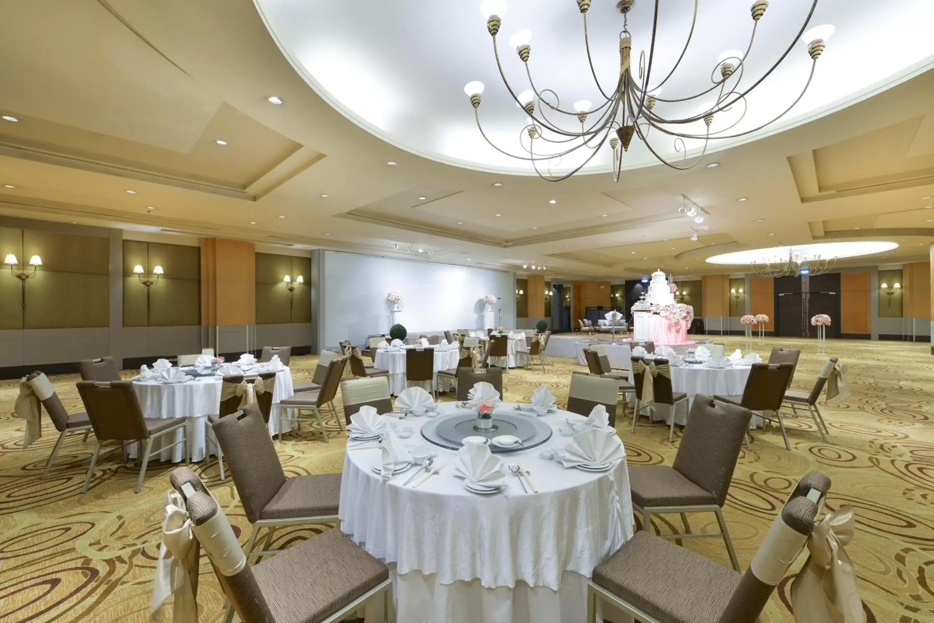 Banquet/Function facilities, Restaurant/Places to Eat in Miracle Grand Convention Hotel
