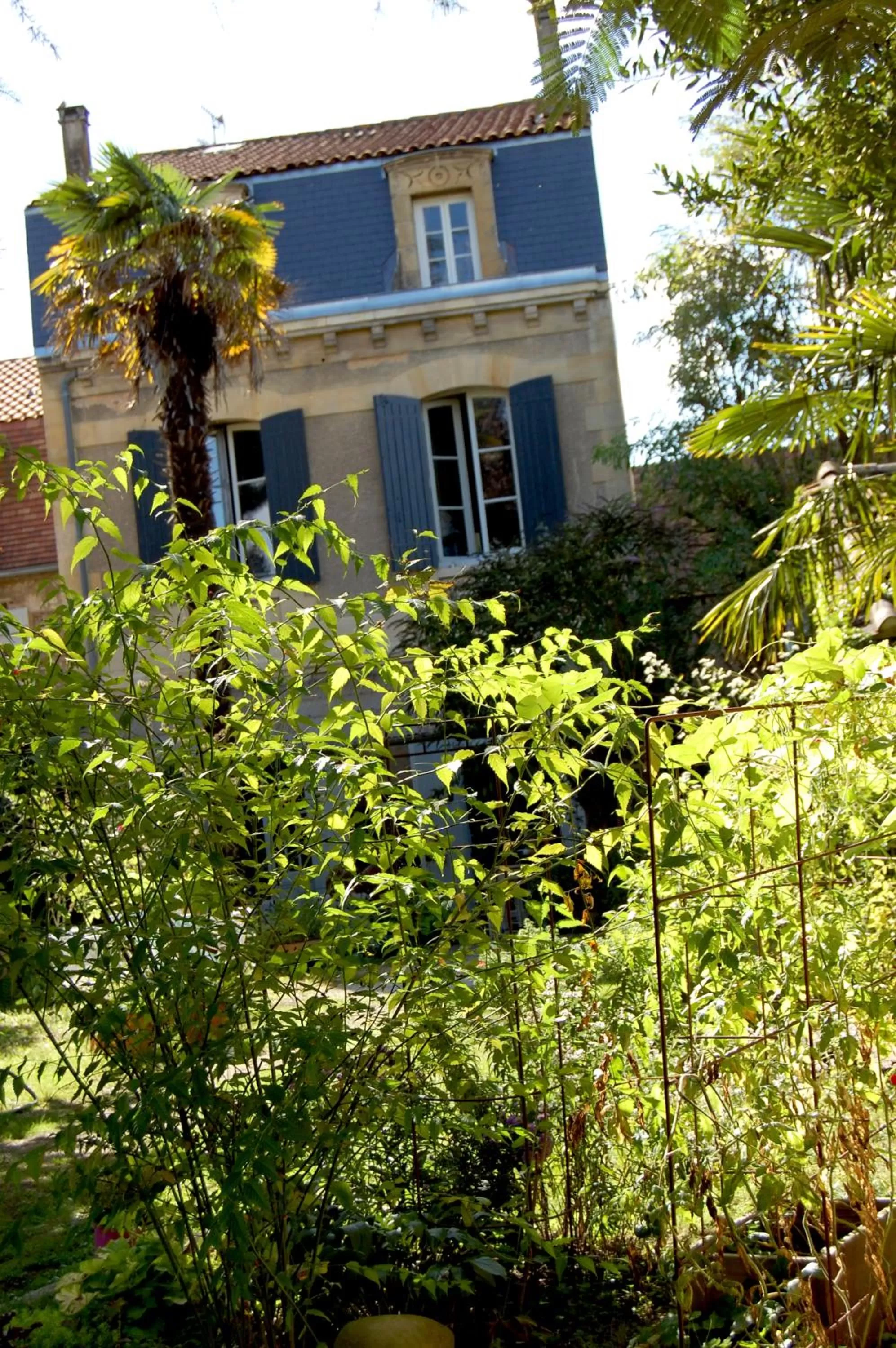 Property building in Madeleine Bergerac