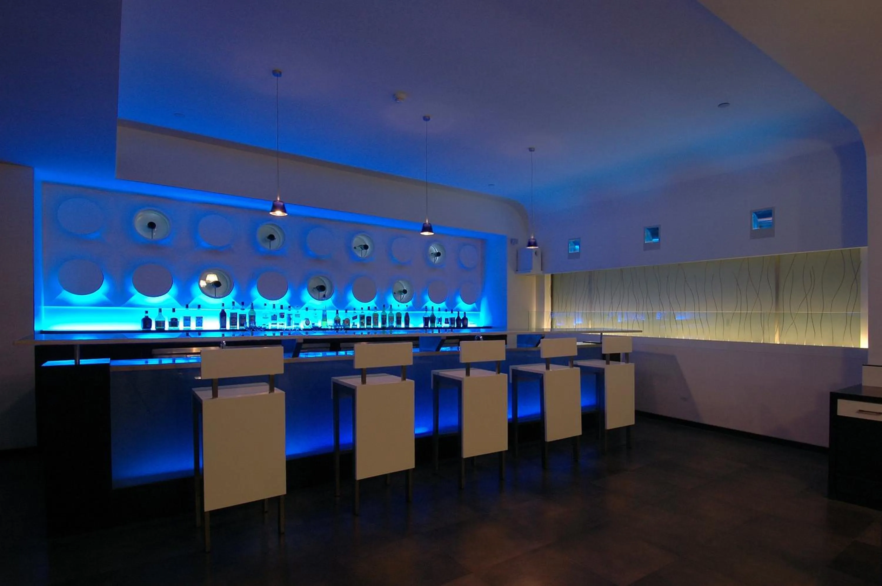 Lounge or bar in The Hans, New Delhi