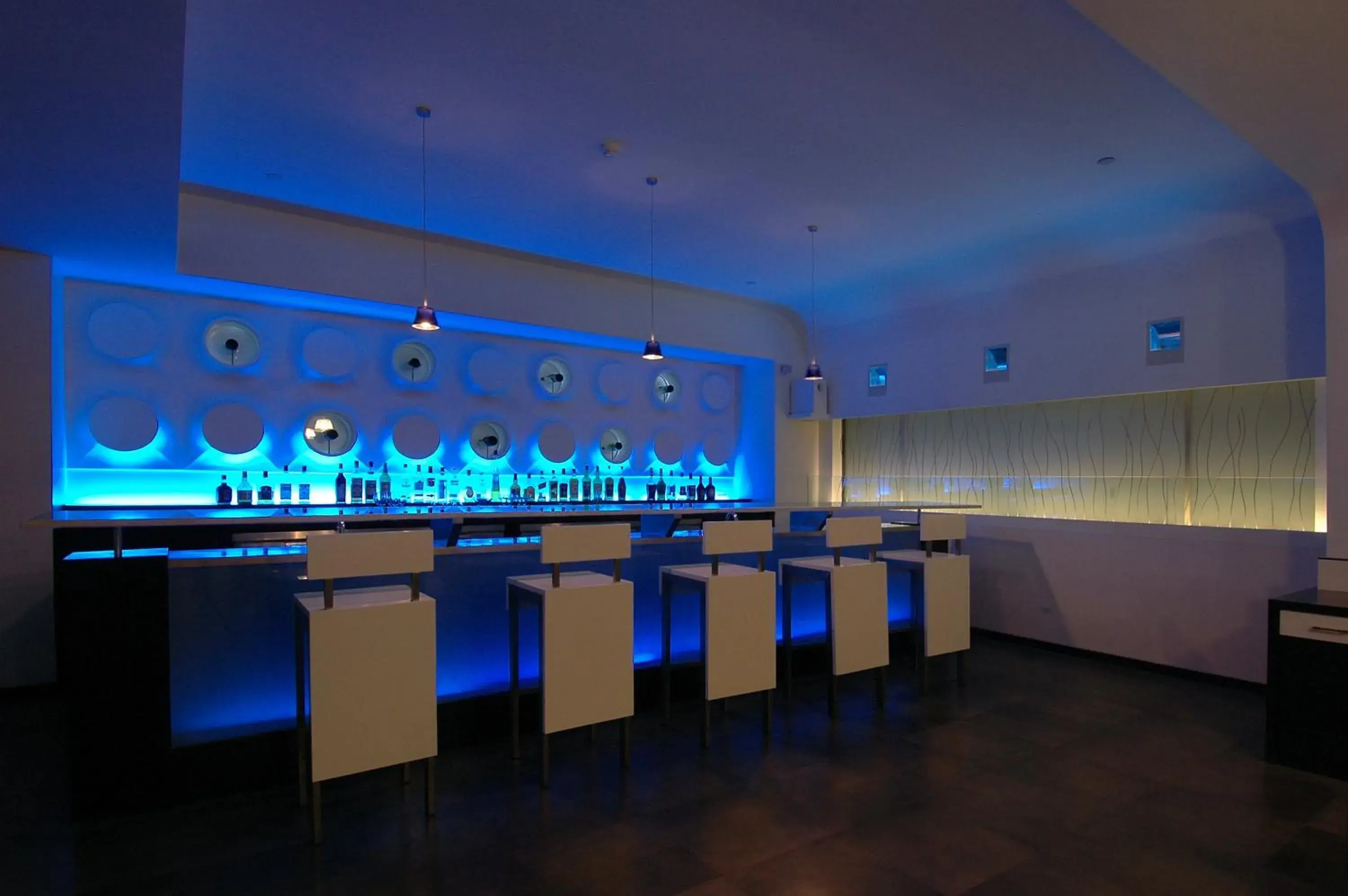 Lounge or bar, Lobby/Reception in The Hans, New Delhi