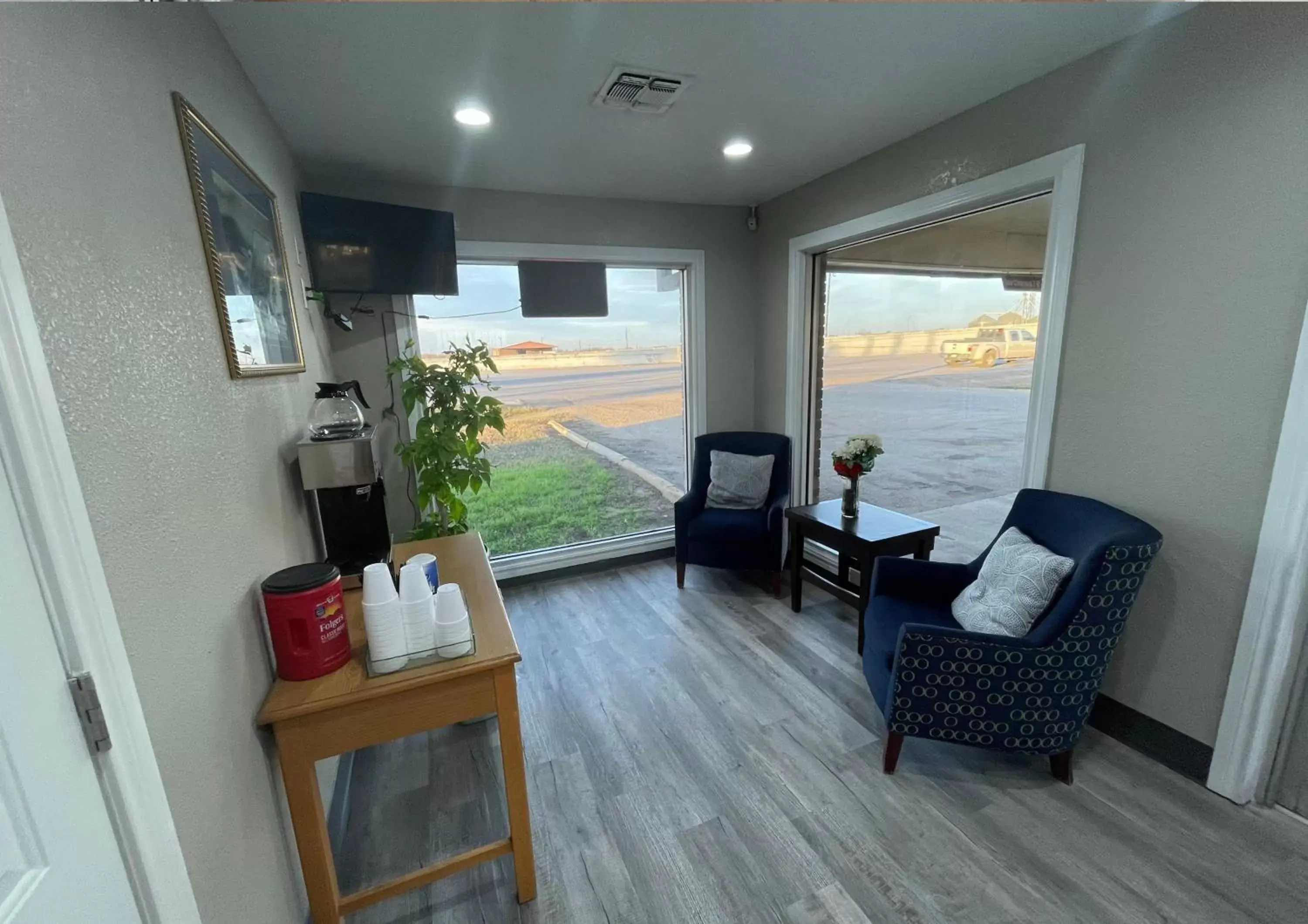 Lobby or reception, Seating Area in Regency Inn Hondo