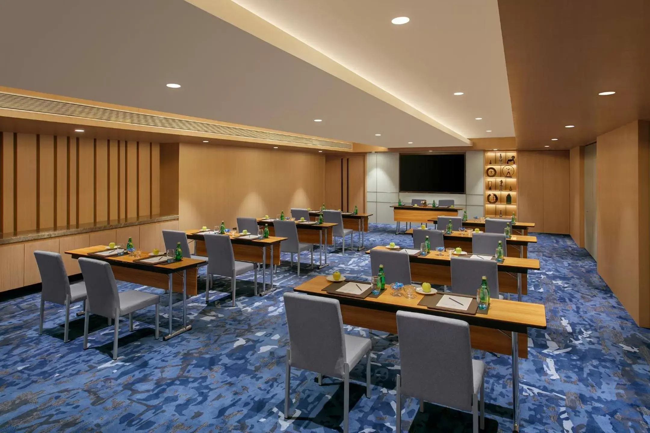 Business facilities in Novotel Ahmedabad