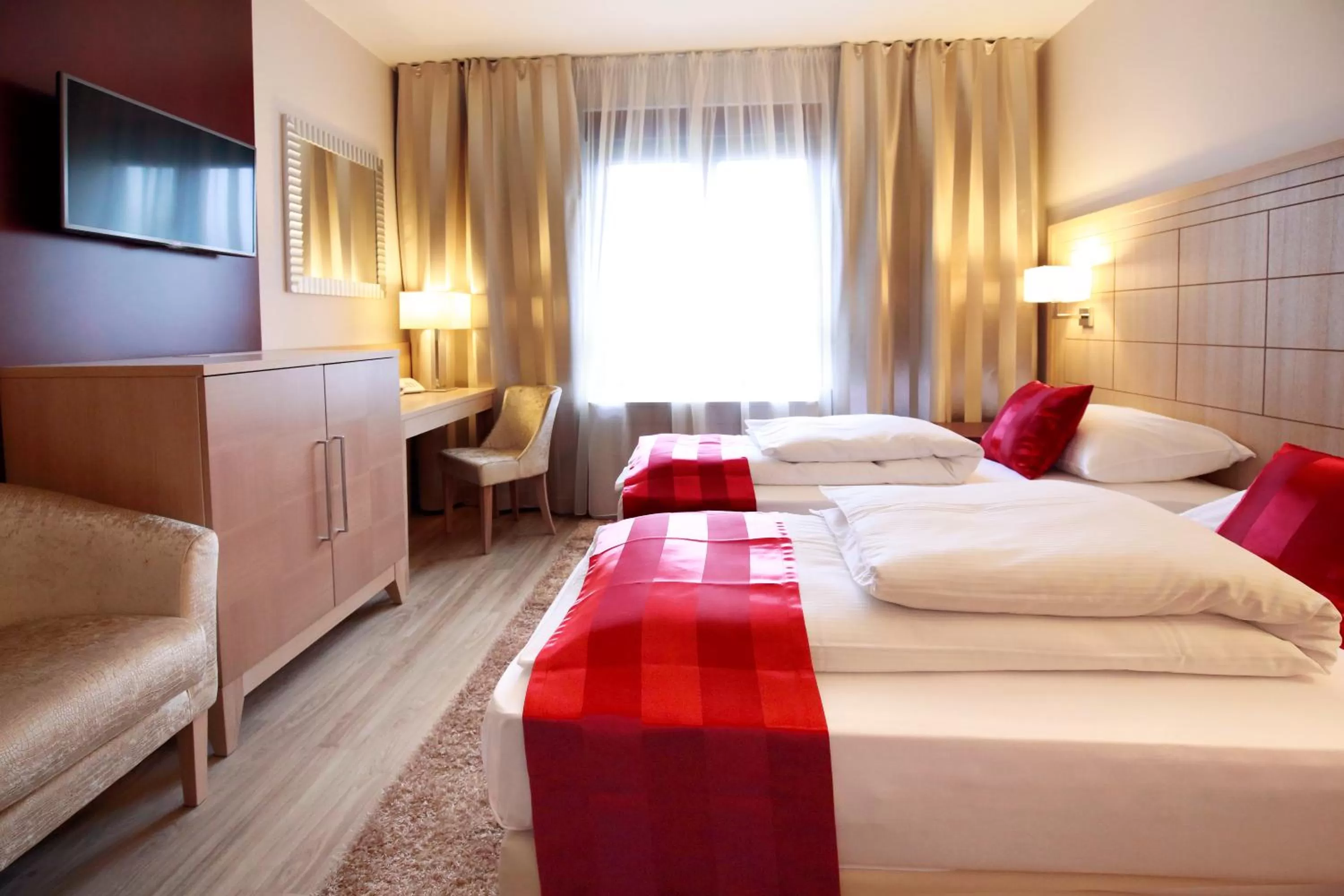 TV and multimedia, Bed in Hotel Raca