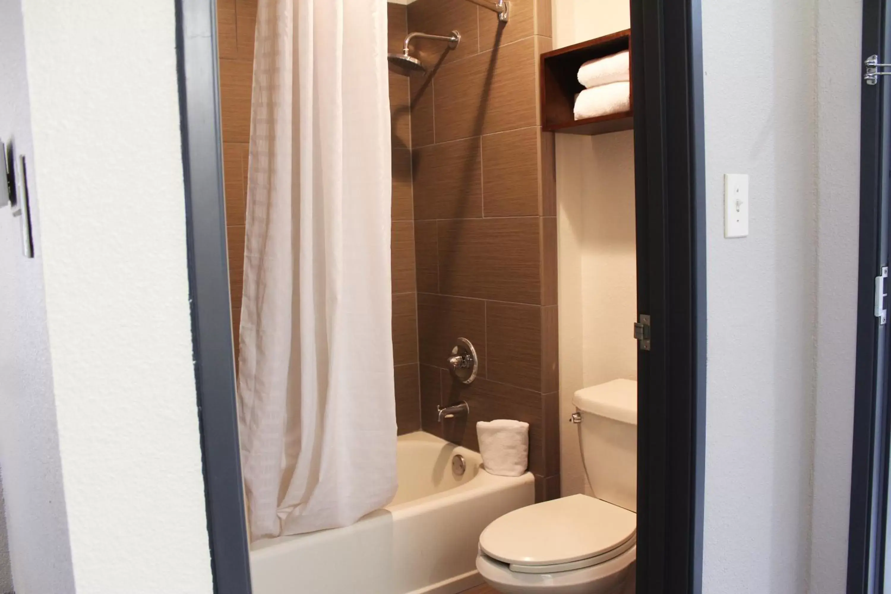 Bathroom in Country Inn & Suites by Radisson, Lackland AFB (San Antonio), TX