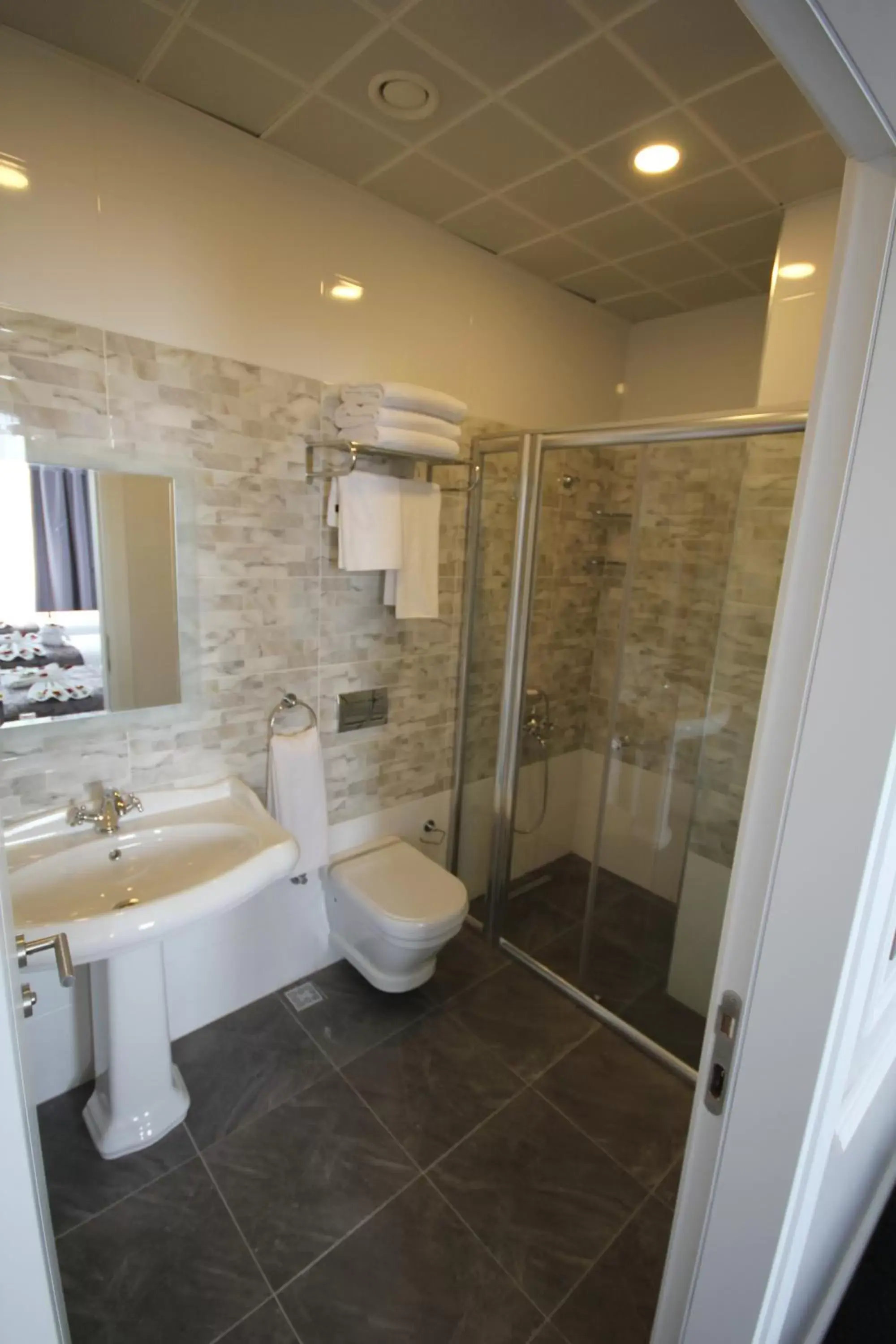 Photo of the whole room, Bathroom in Hotel Naumpasa Konagi
