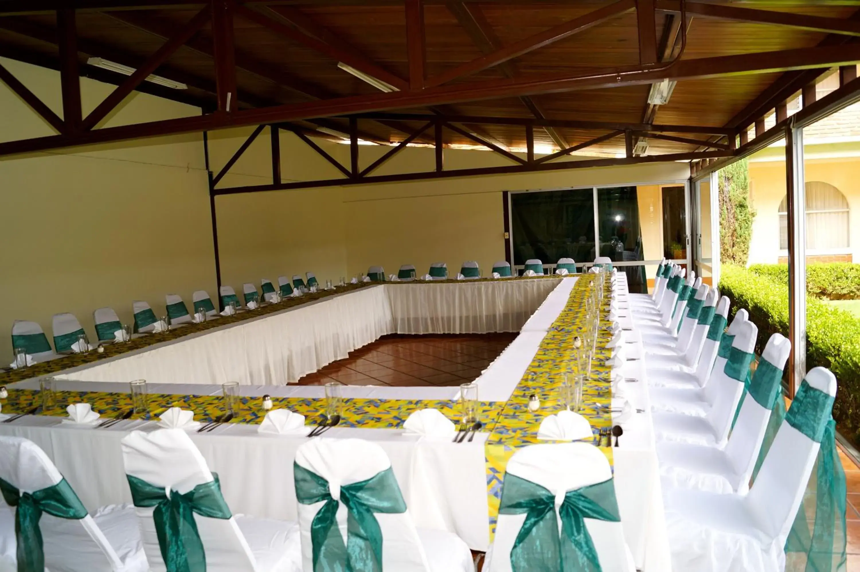 Restaurant/places to eat in Hotel & Suites Villa del Sol Restaurant/places to eat in Hotel & Suites Villa del Sol