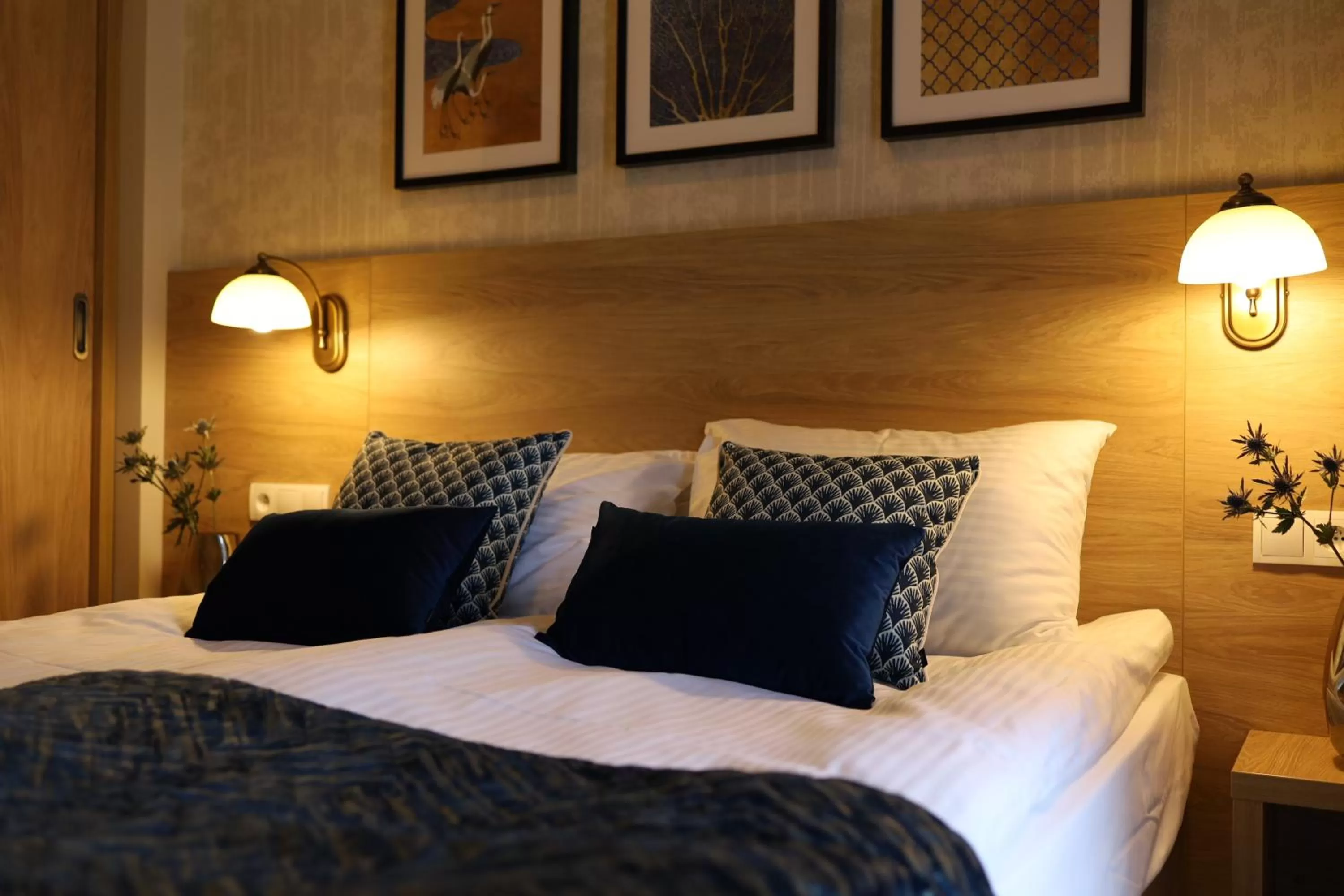 Bedroom, Bed in Portal House Apartments