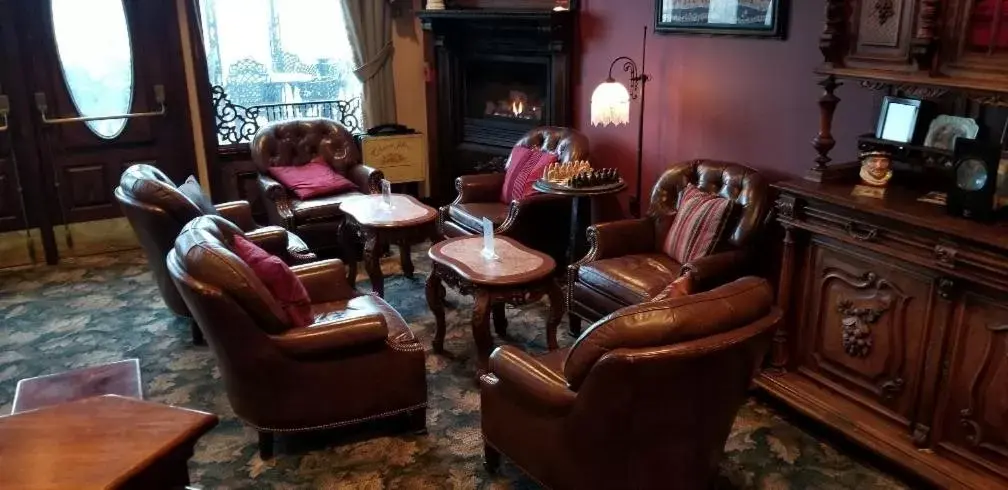 Lounge or bar in Boardwalk Plaza Hotel