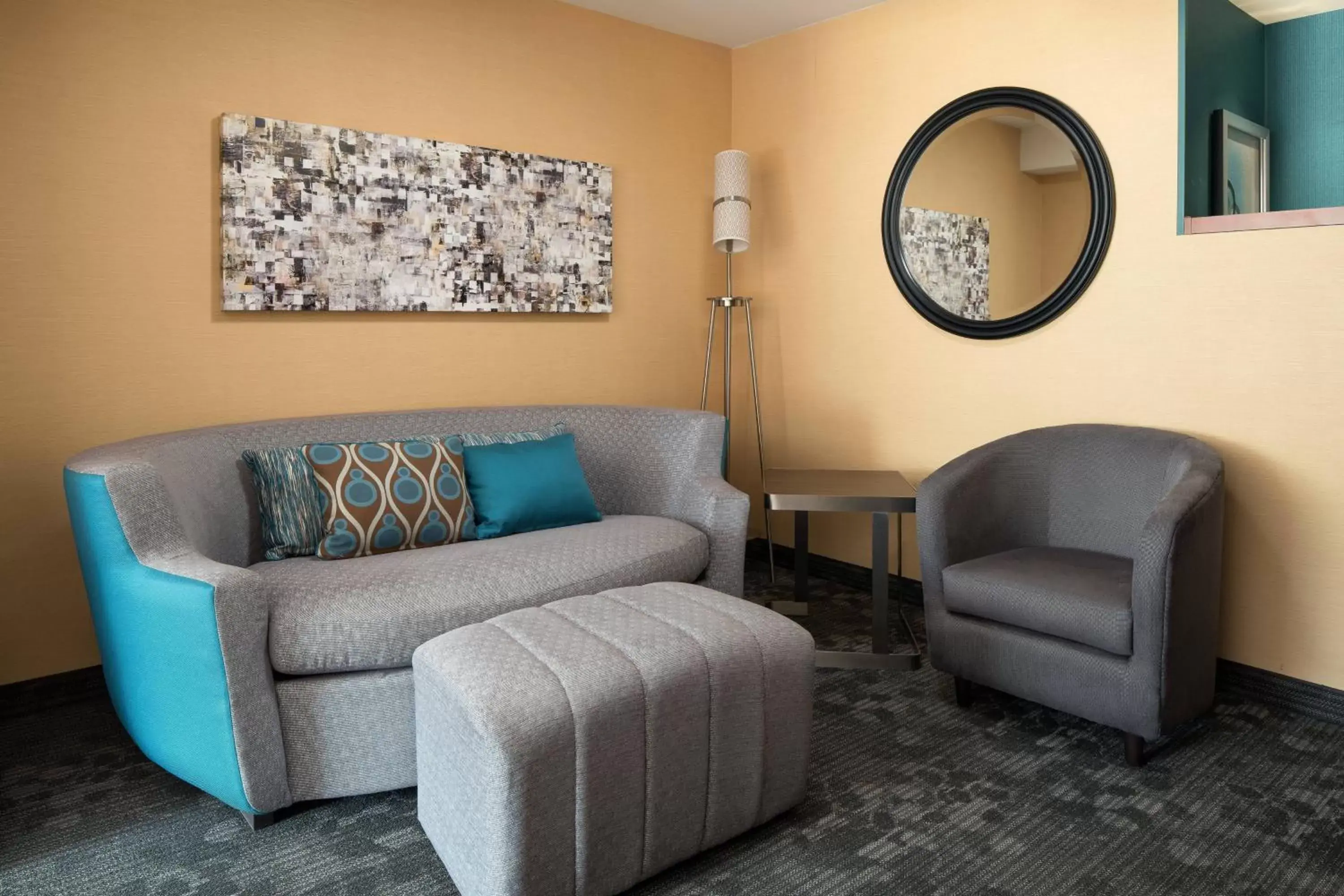 Bedroom, Seating Area in Courtyard by Marriott Glenwood Springs