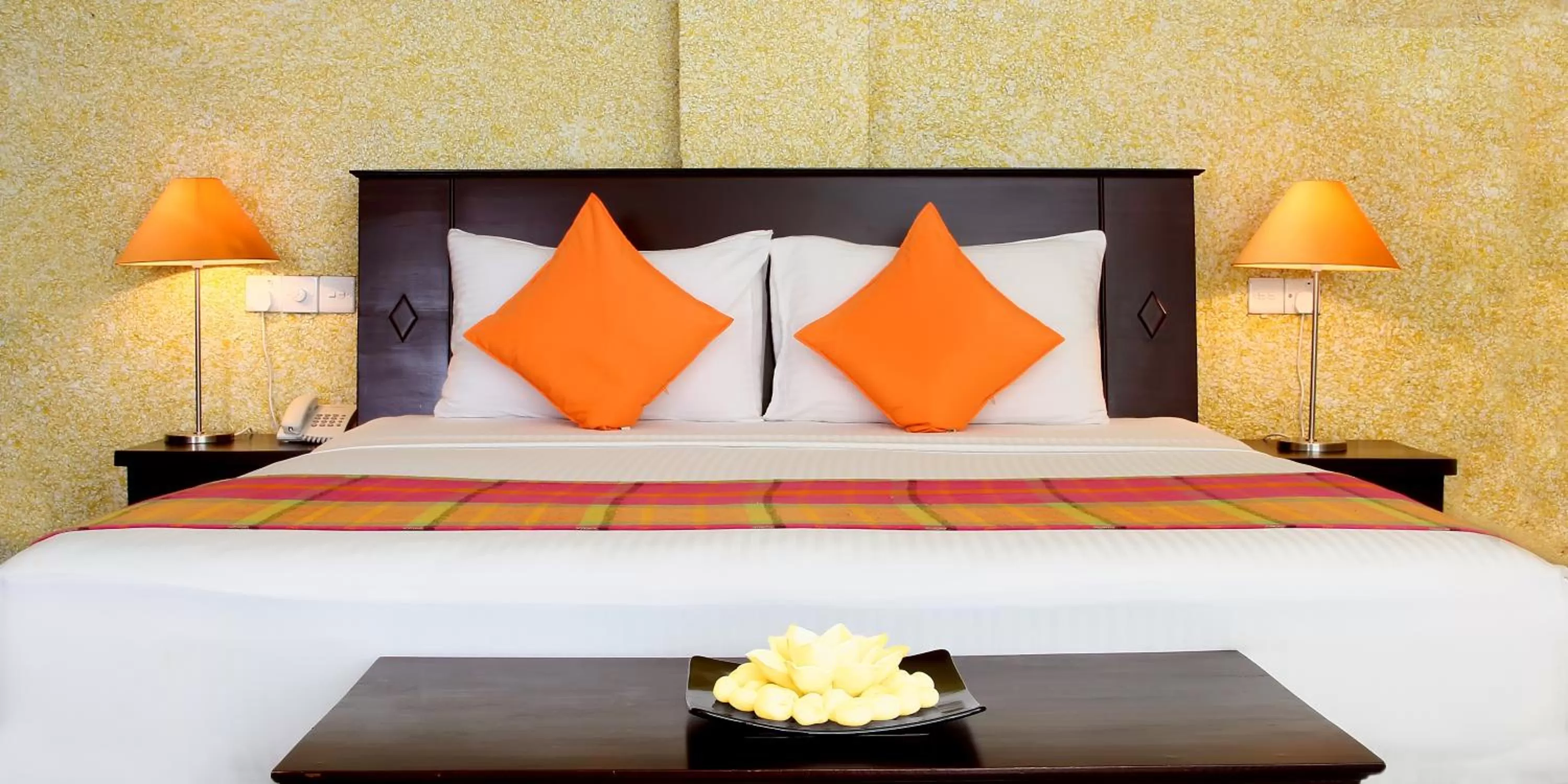 Bed in Opulent River Face Hotel