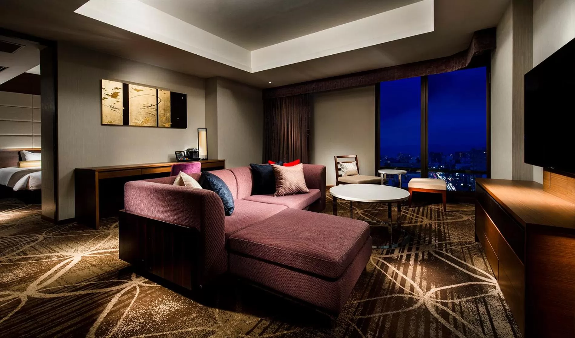 Living room, Bed in RIHGA Royal Hotel Kyoto